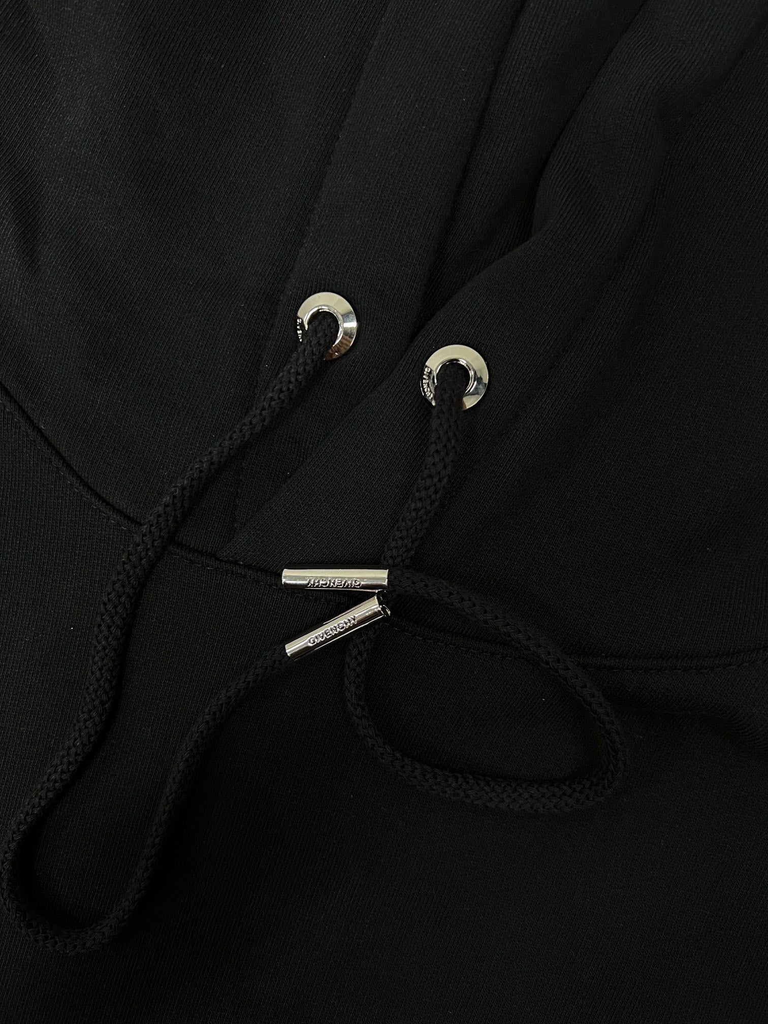 Black Hoodie - FashionHype.xyz