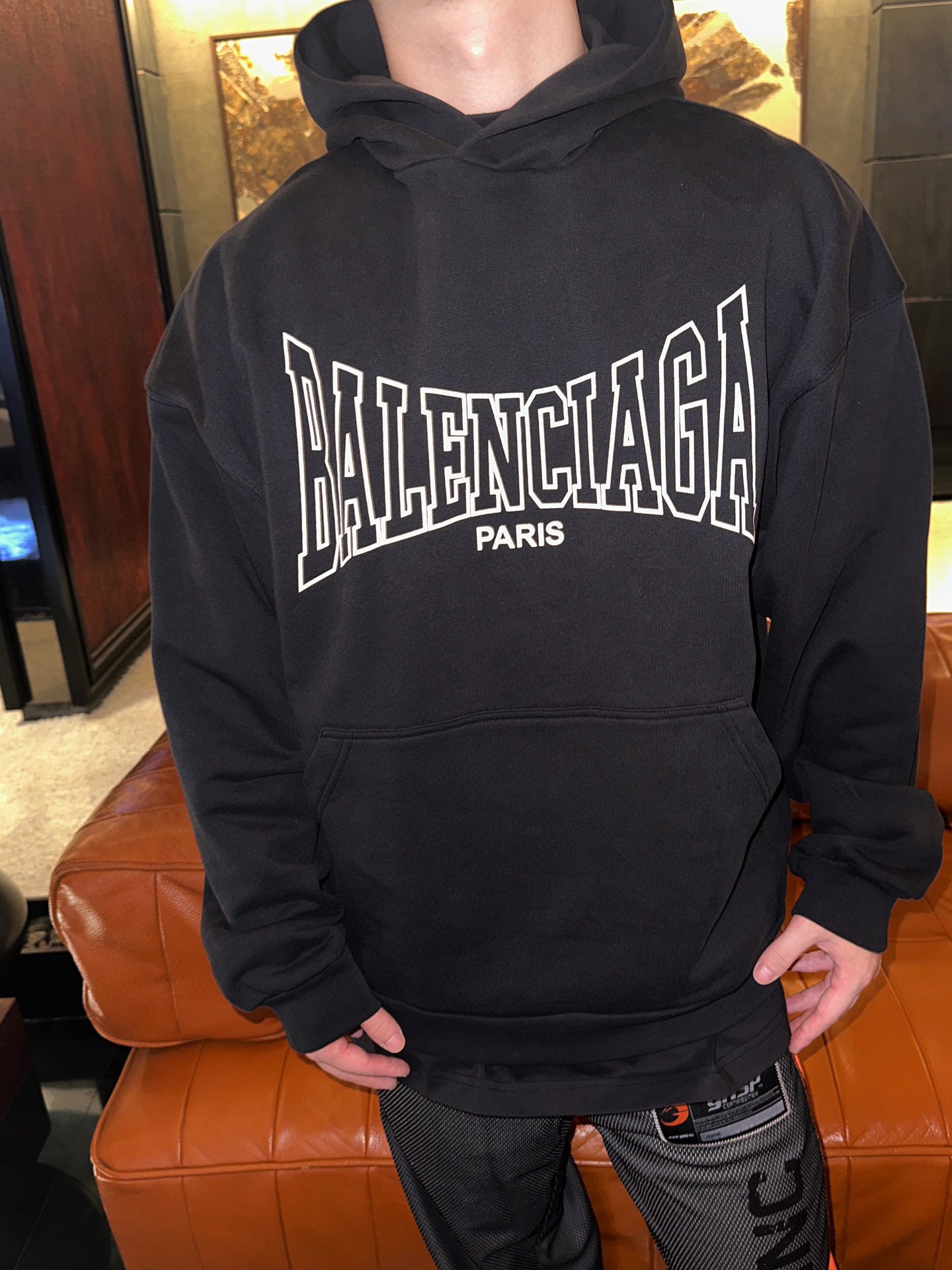 Schwarzer Hoodie