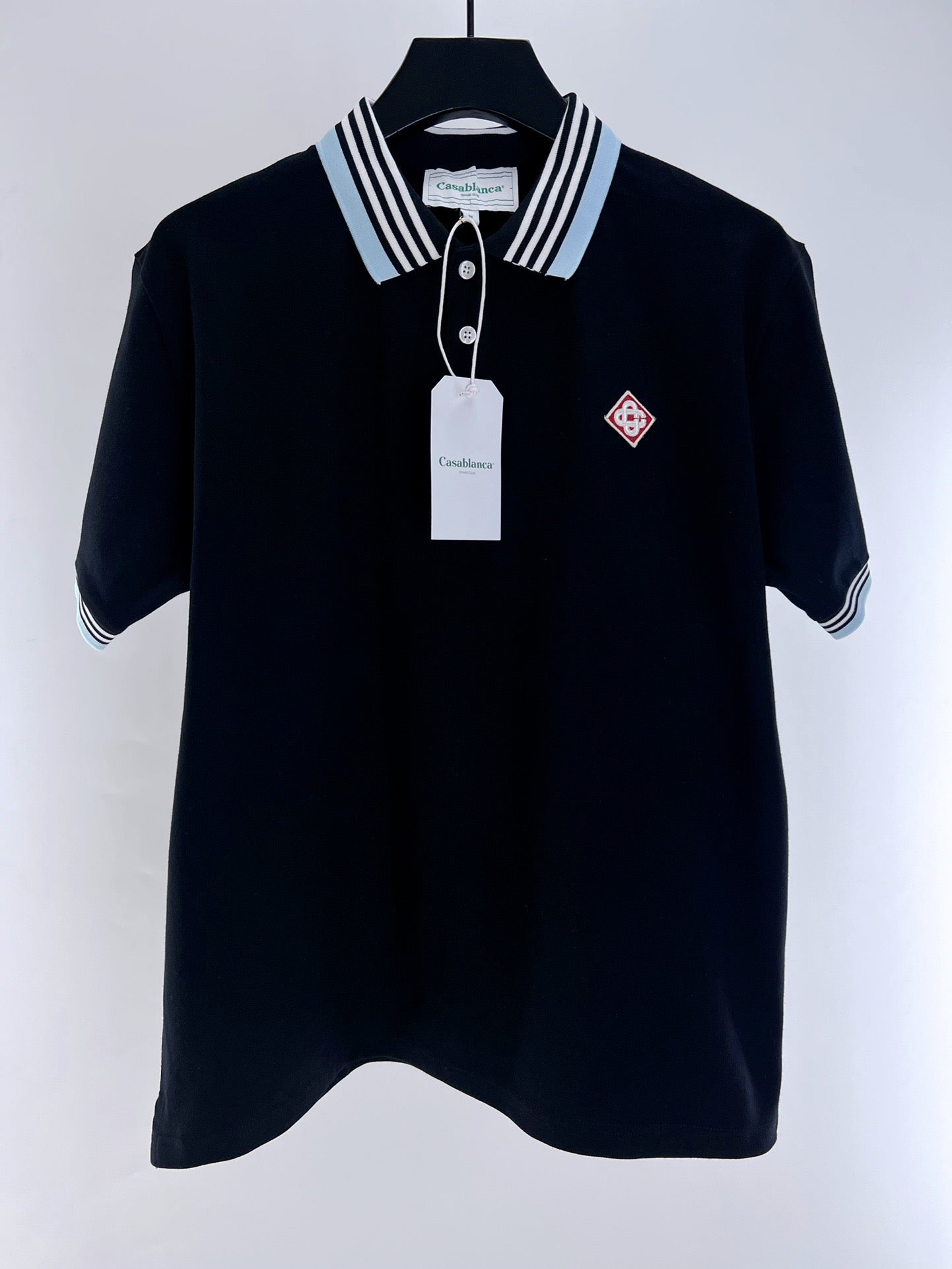 Gelbes und blaues Polo