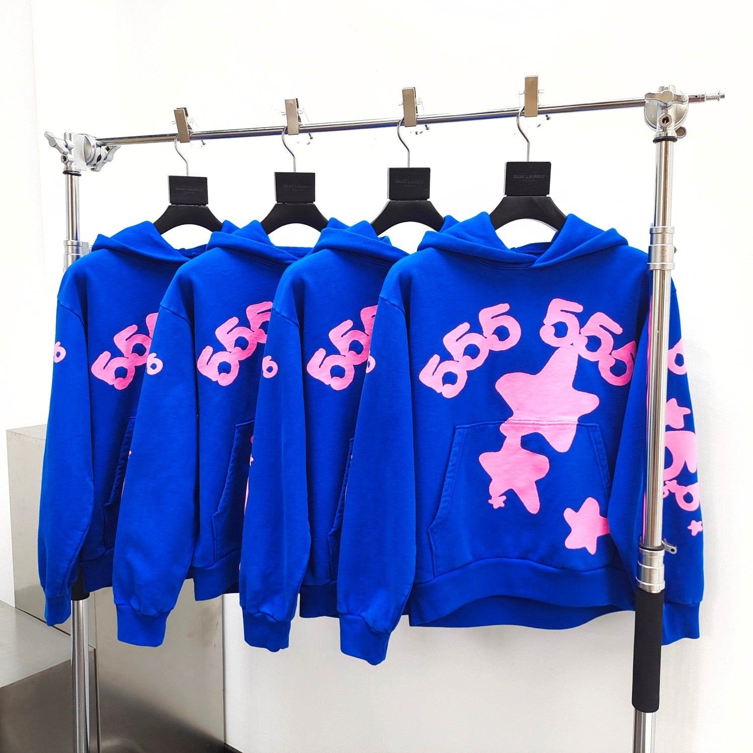 Blauer Hoodie