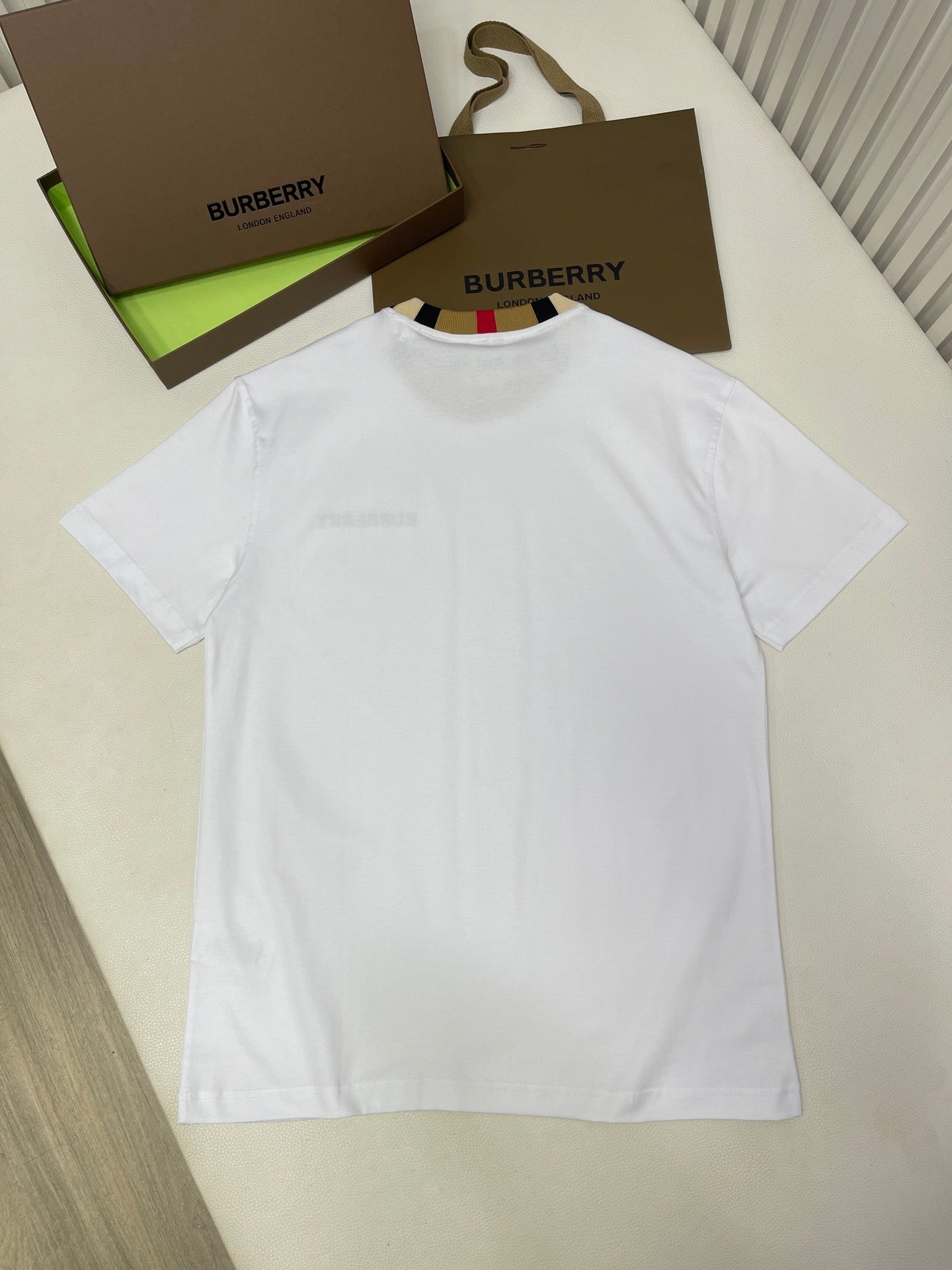 Black and White T-shirt - FashionHype.xyz