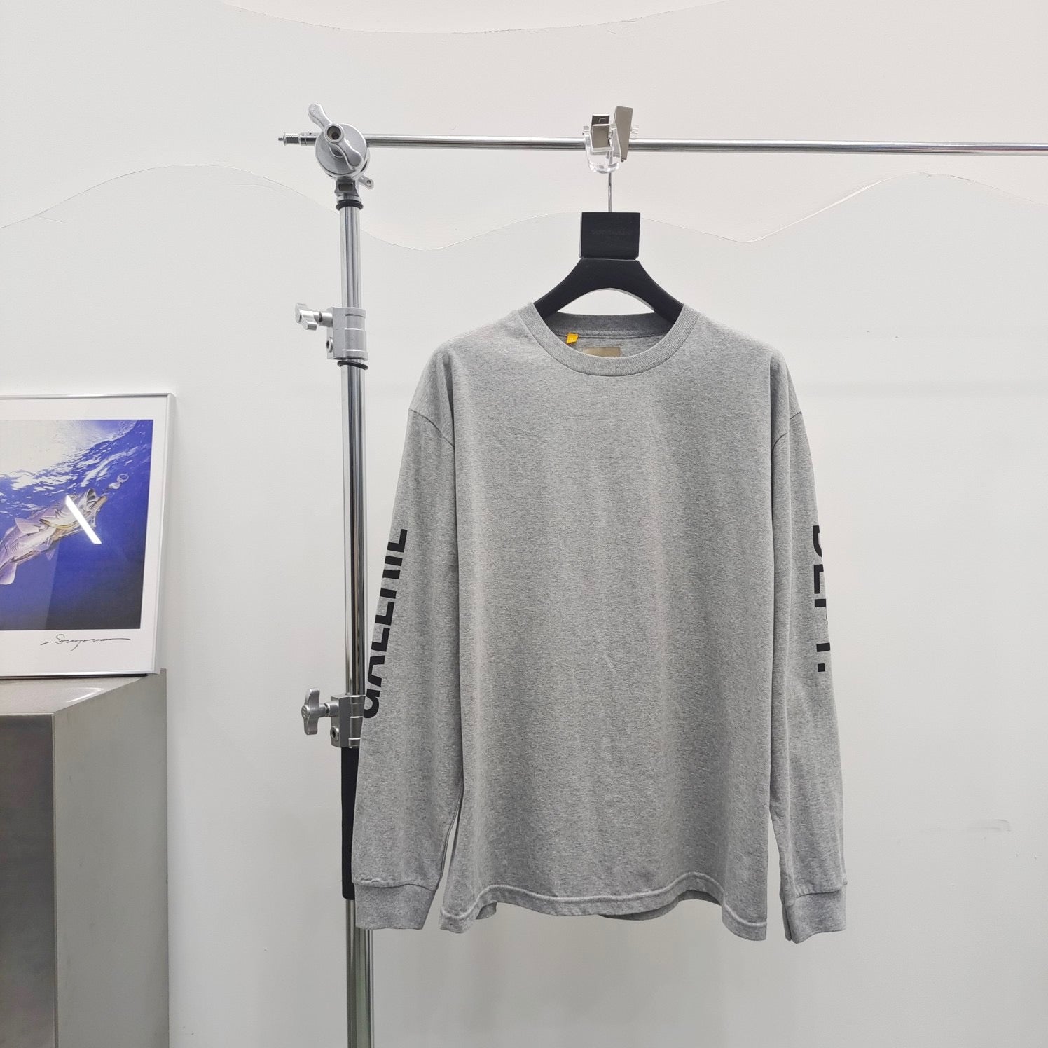 Graues Sweatshirt