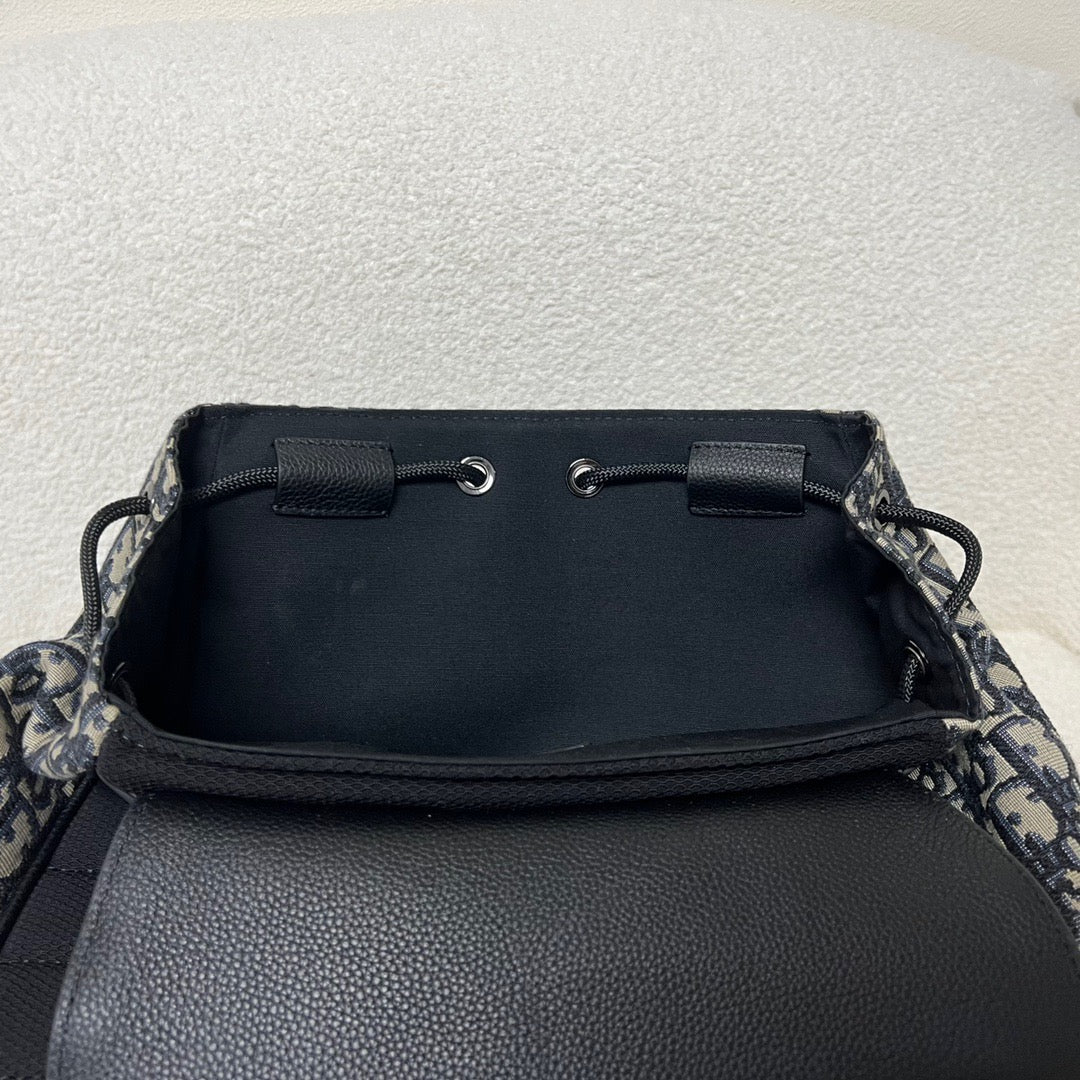 Schwarzgraue Tasche