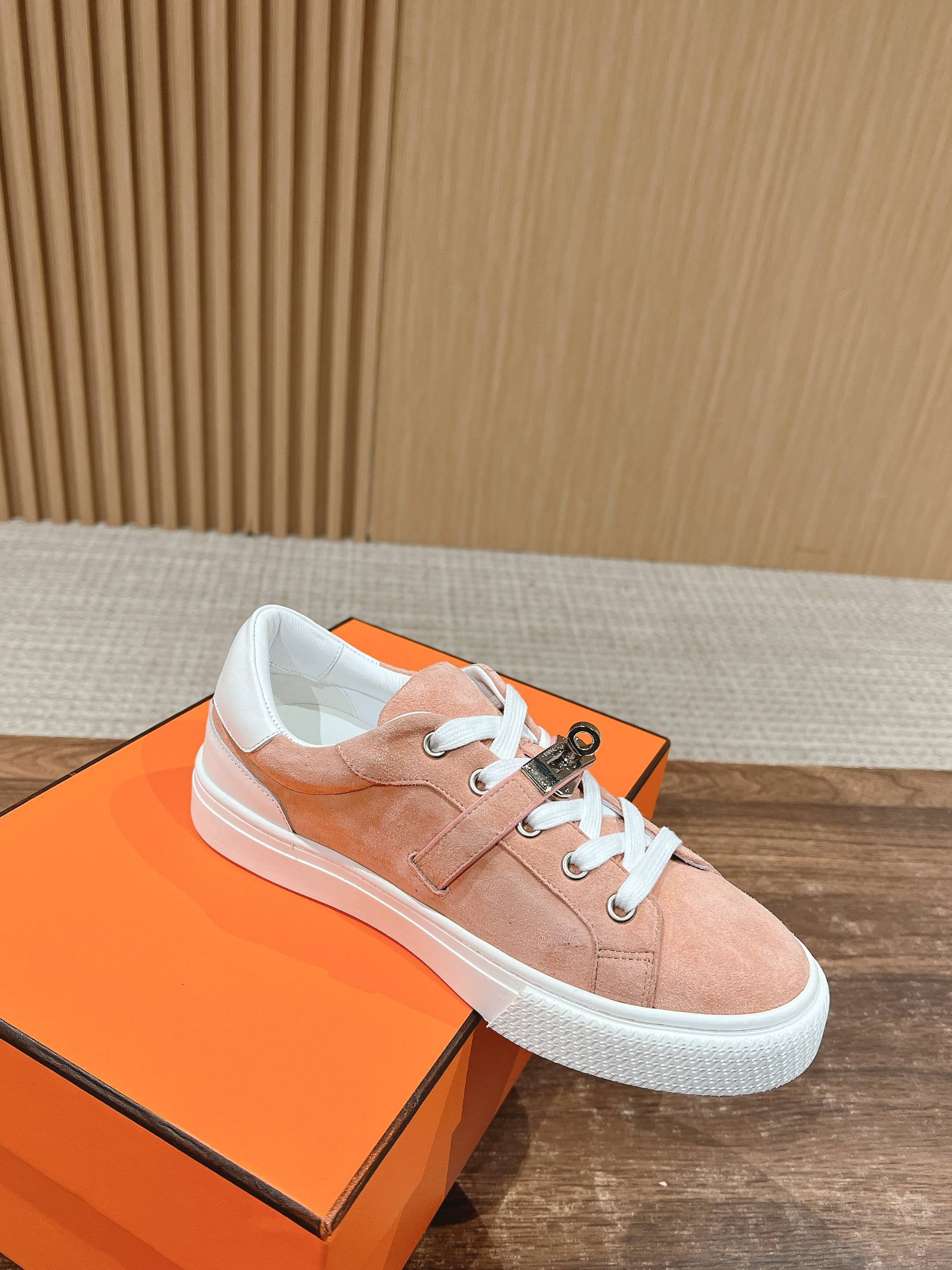 Mehrfarbige Schuhe