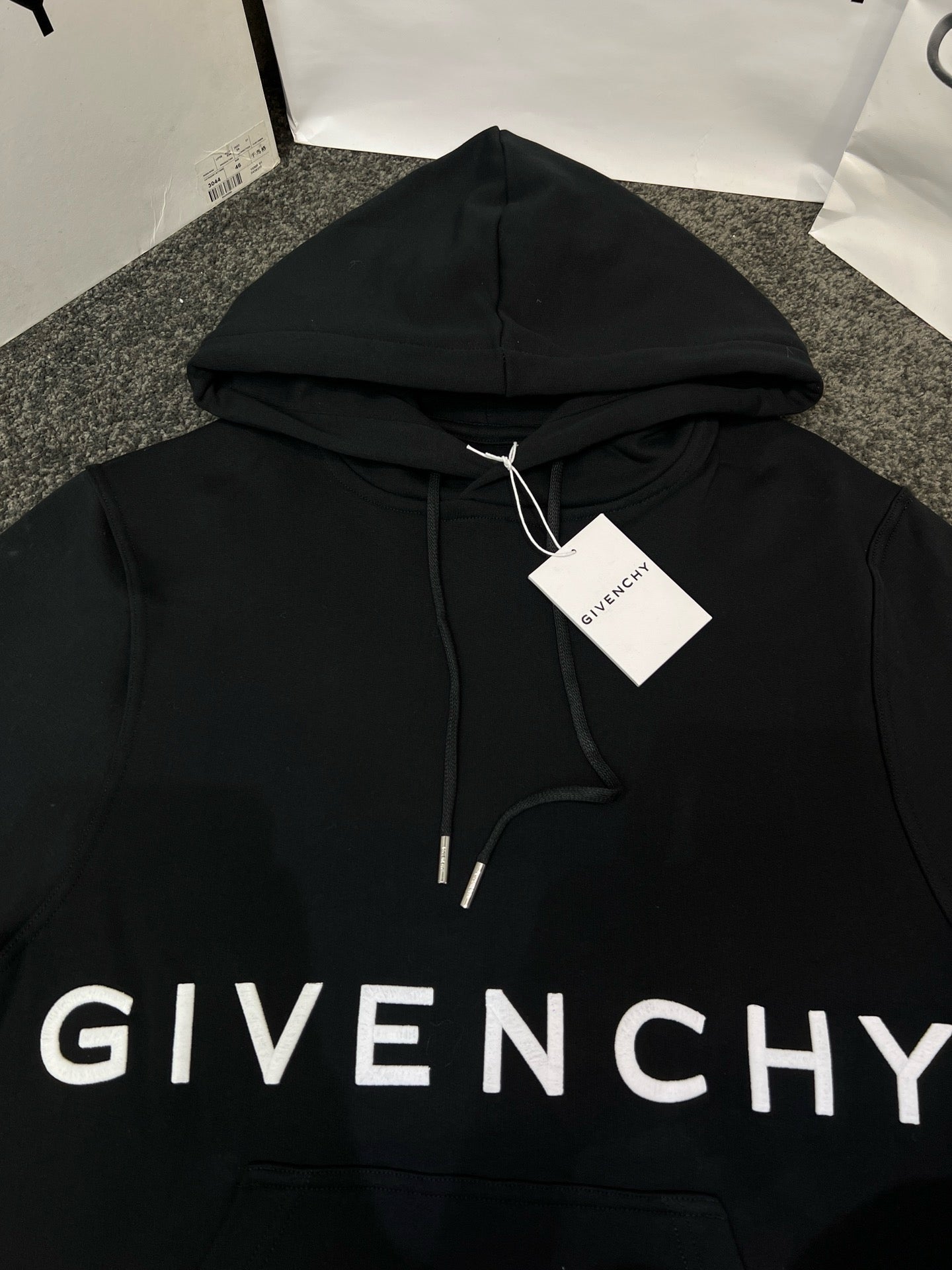 Schwarzer Hoodie