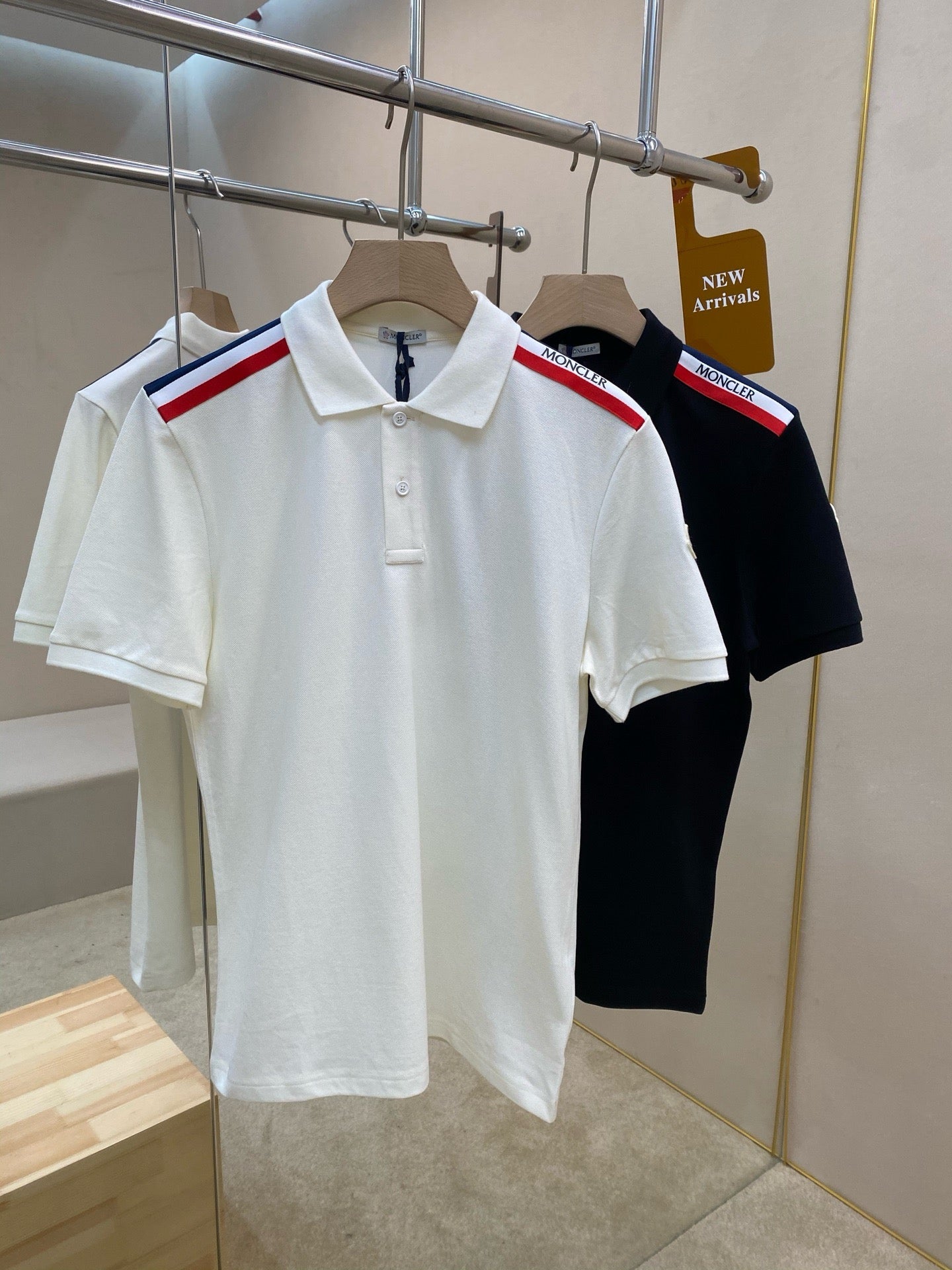 White and Black T-Shirt - FashionHype.xyz