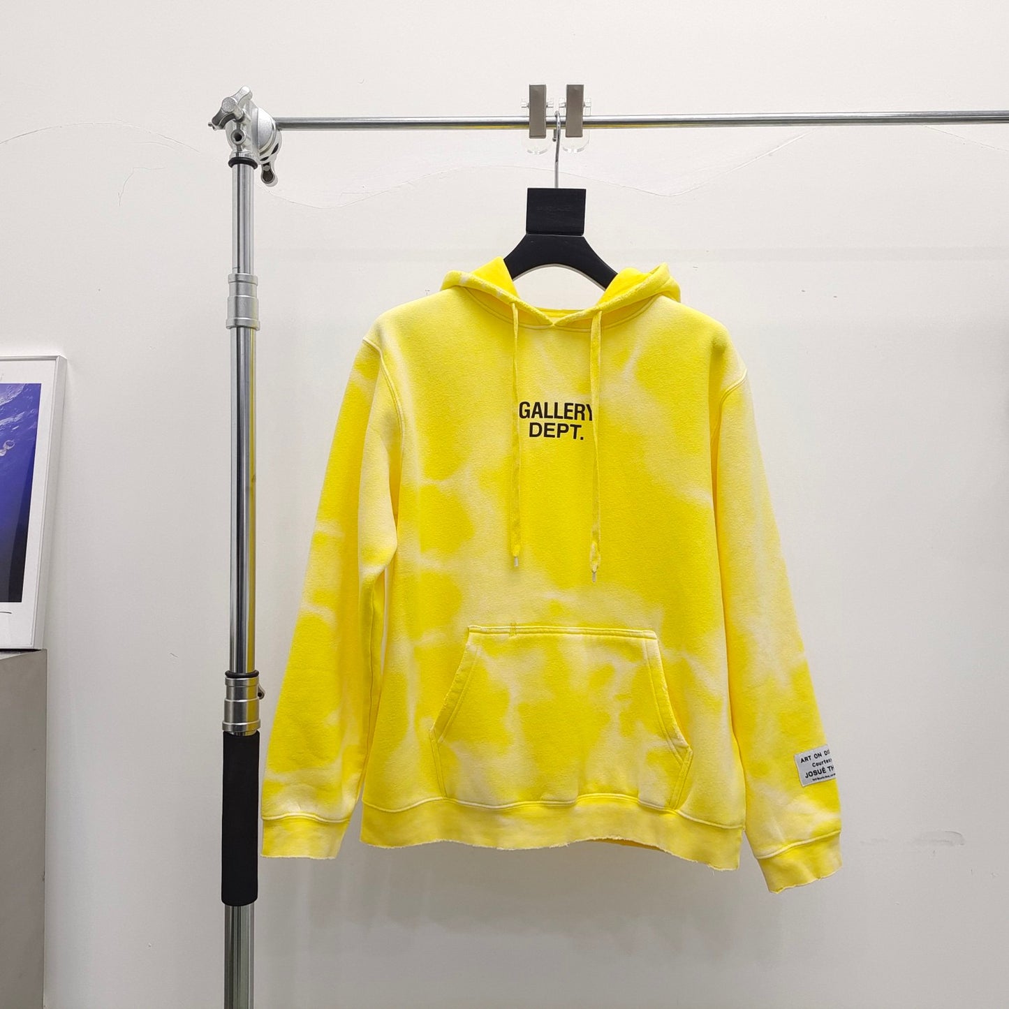 هودي أصفر ووردي