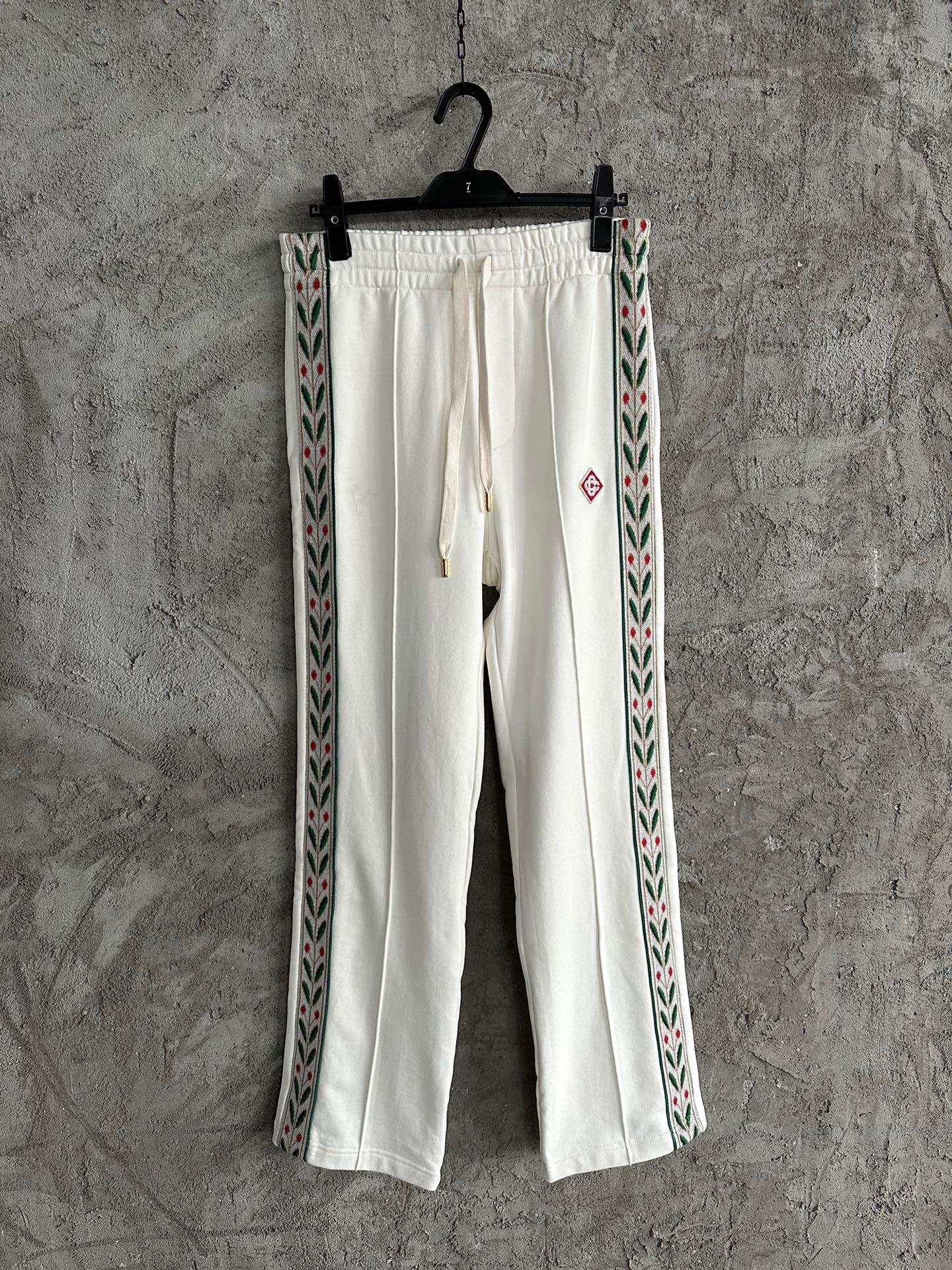 White and Black Pant - FashionHype.xyz