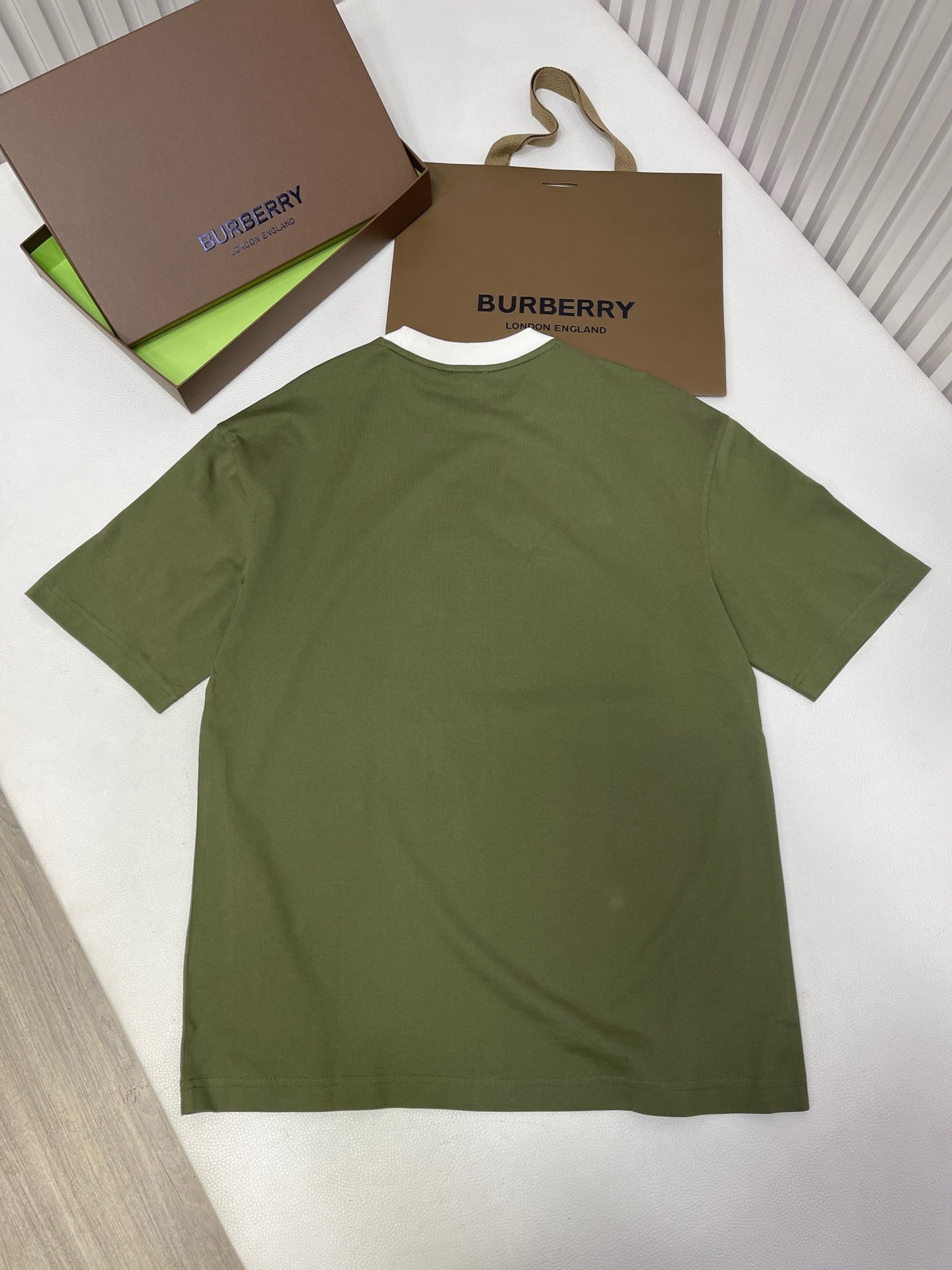 Grey and Green T-shirt - FashionHype.xyz