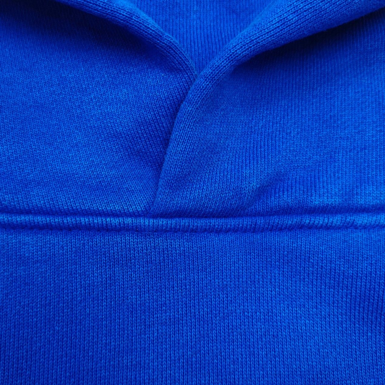 Blauer Hoodie