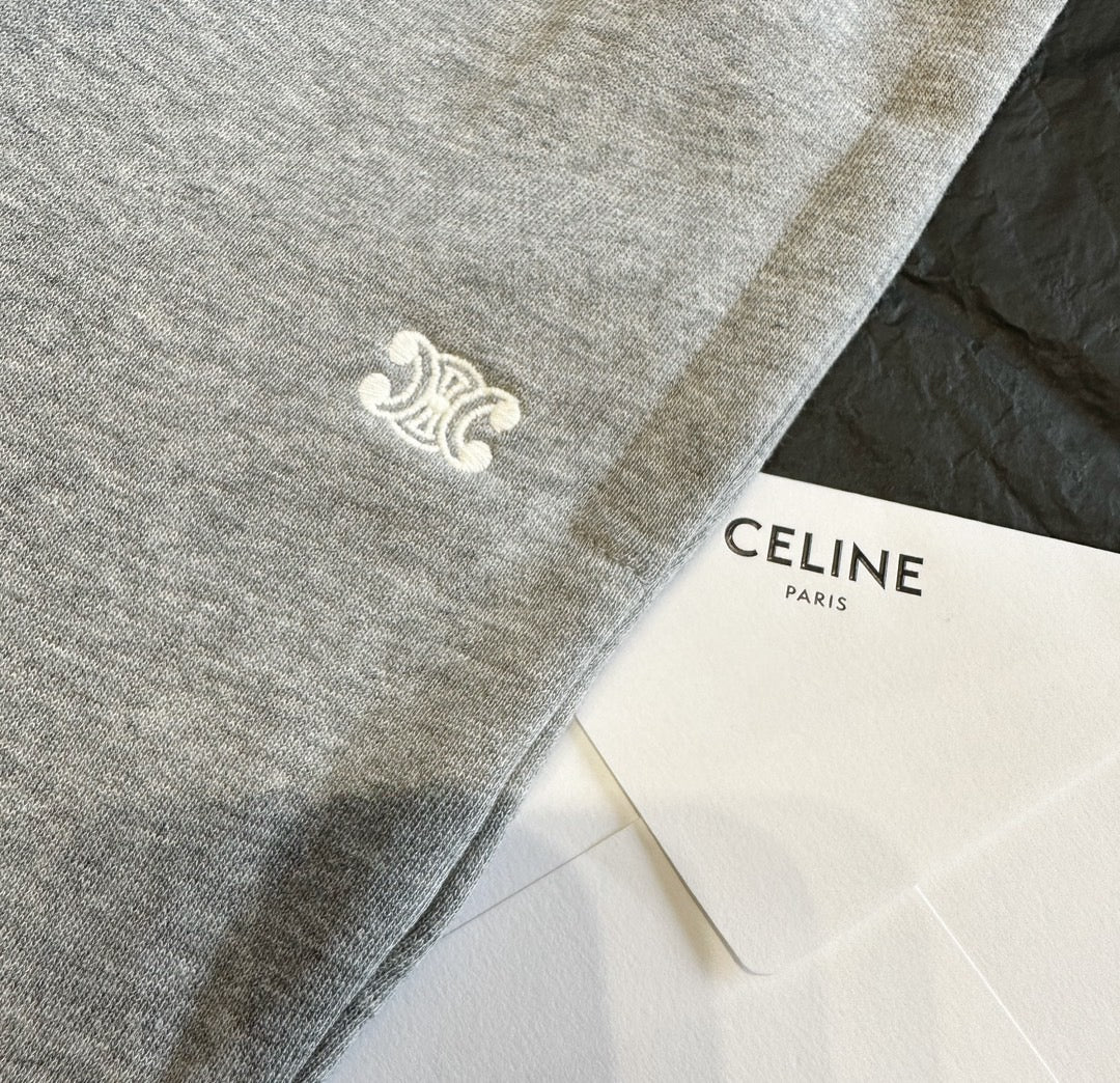 بنطال أسود ورمادي