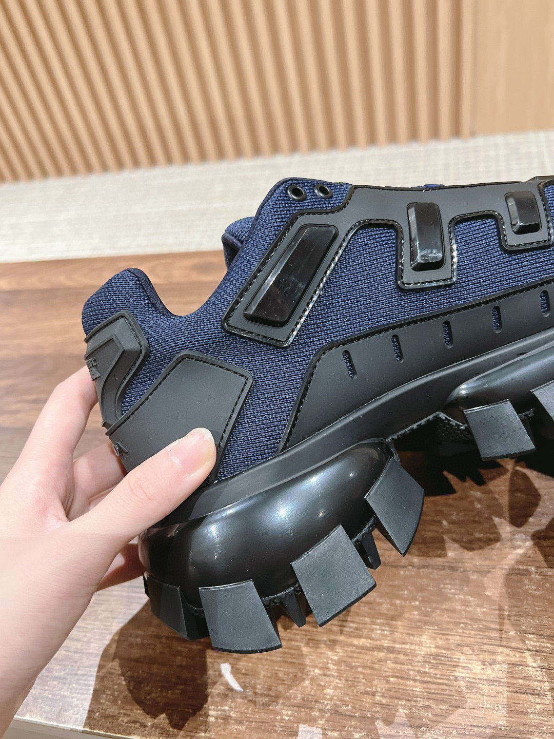 Weiß-Grüne Schuhe