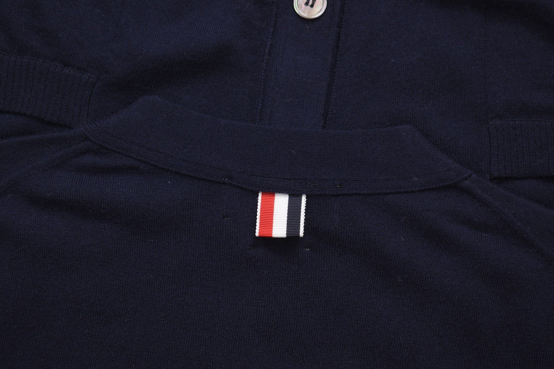 Schwarze, marineblaue, graue und dunkelgraue Jacke