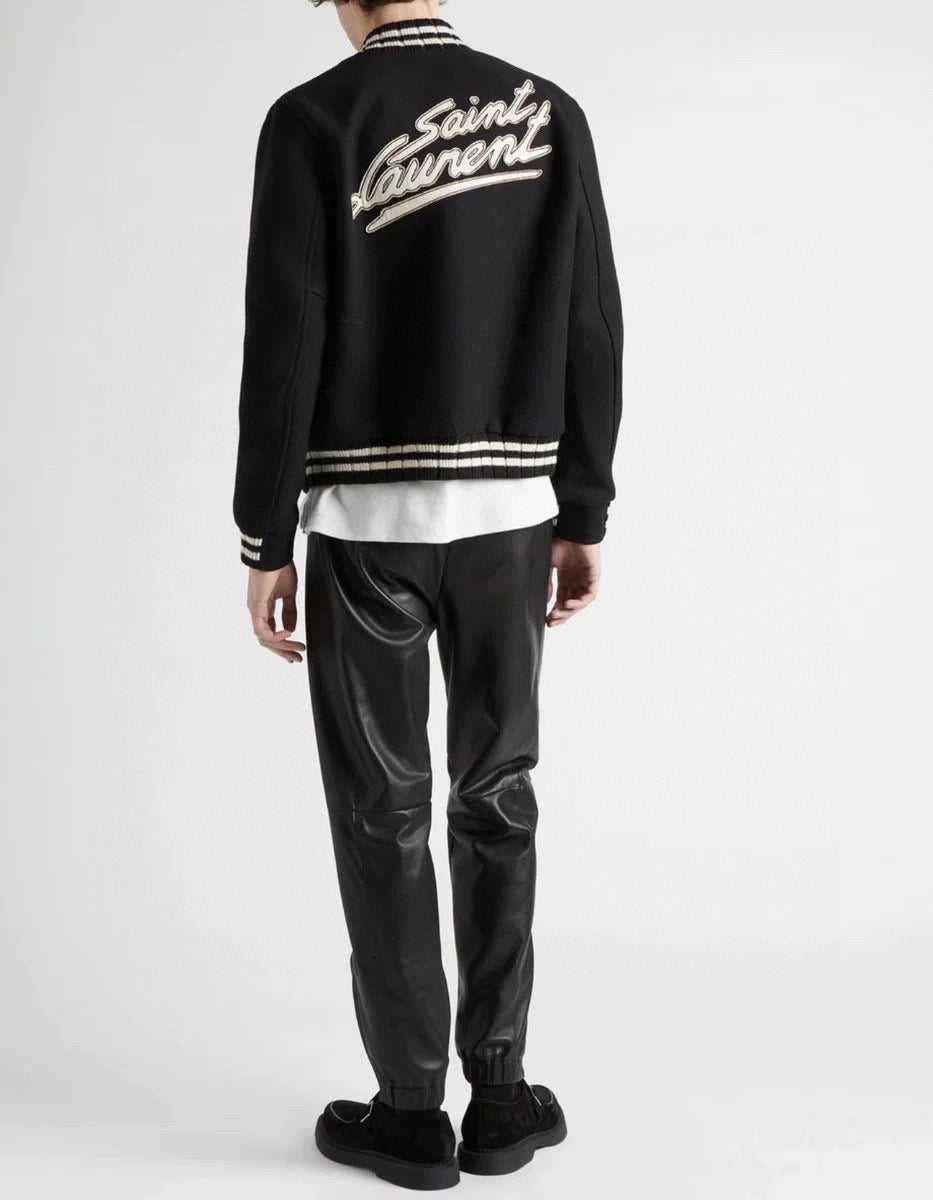 Schwarze Jacke