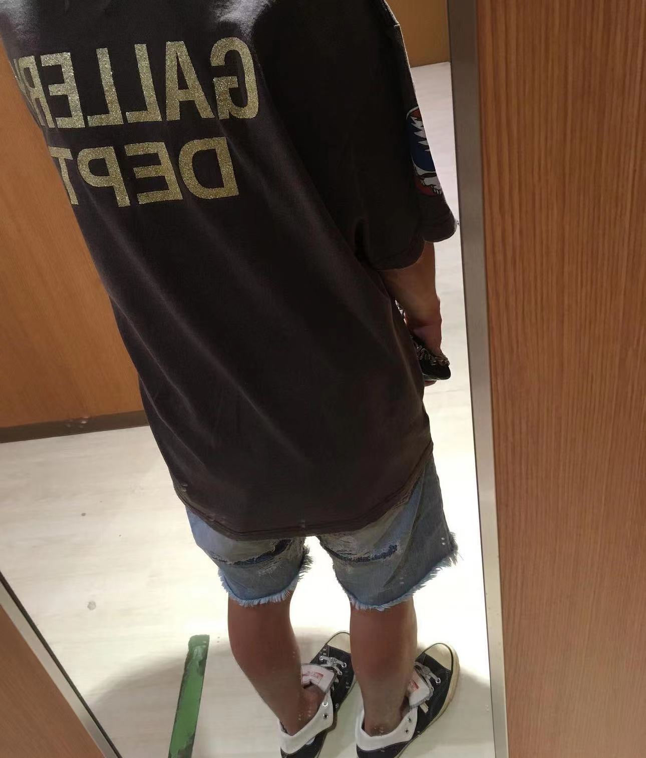 Schwarzes T-Shirt