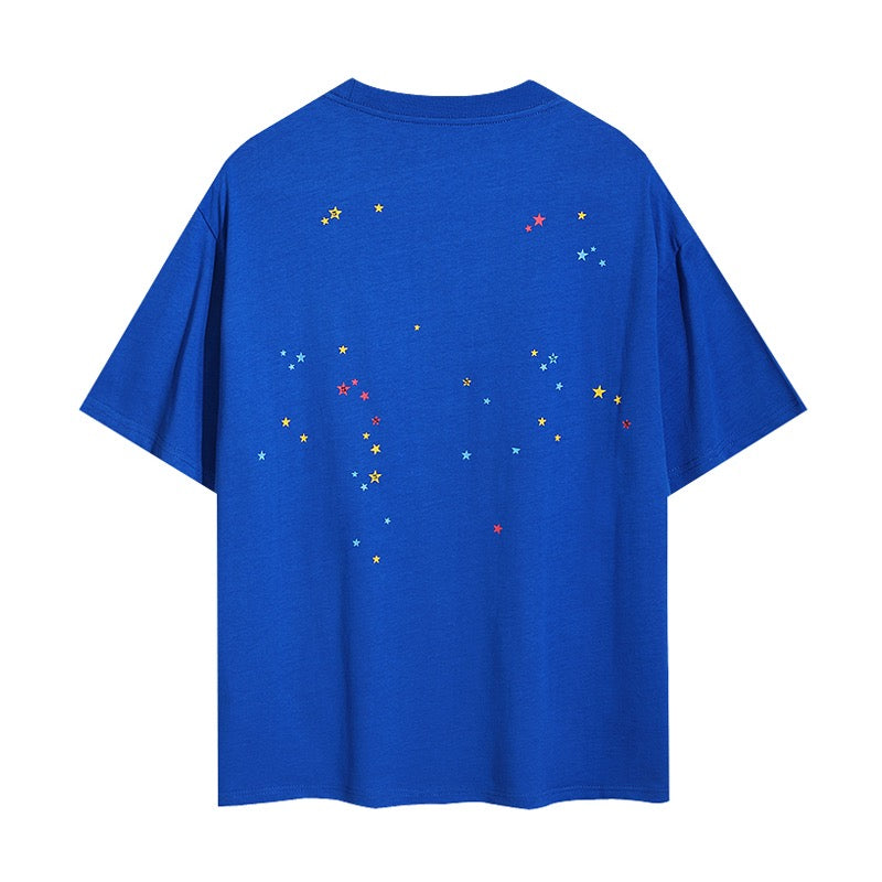 Blaues und himmelblaues T-Shirt