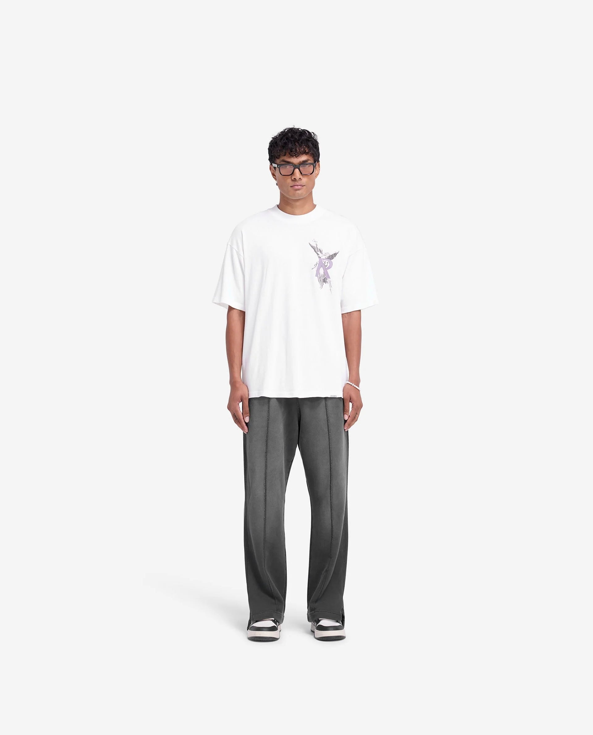 Schwarz-weißes T-Shirt