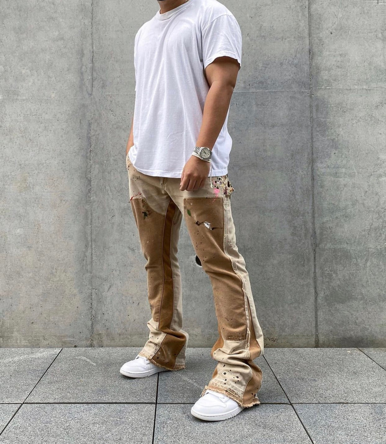 Gelbgraue Hose