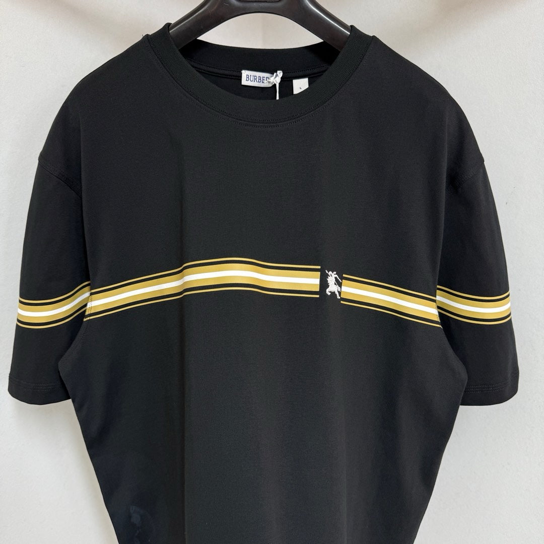 Schwarz-weißes T-Shirt