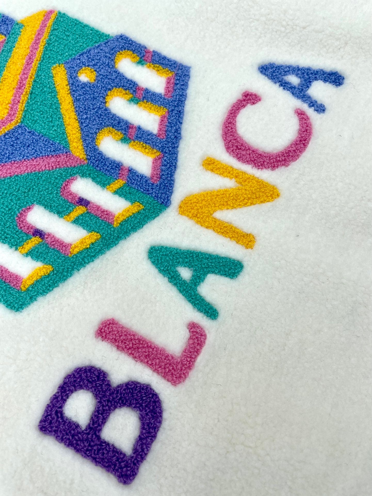 سترة سوداء وبيج