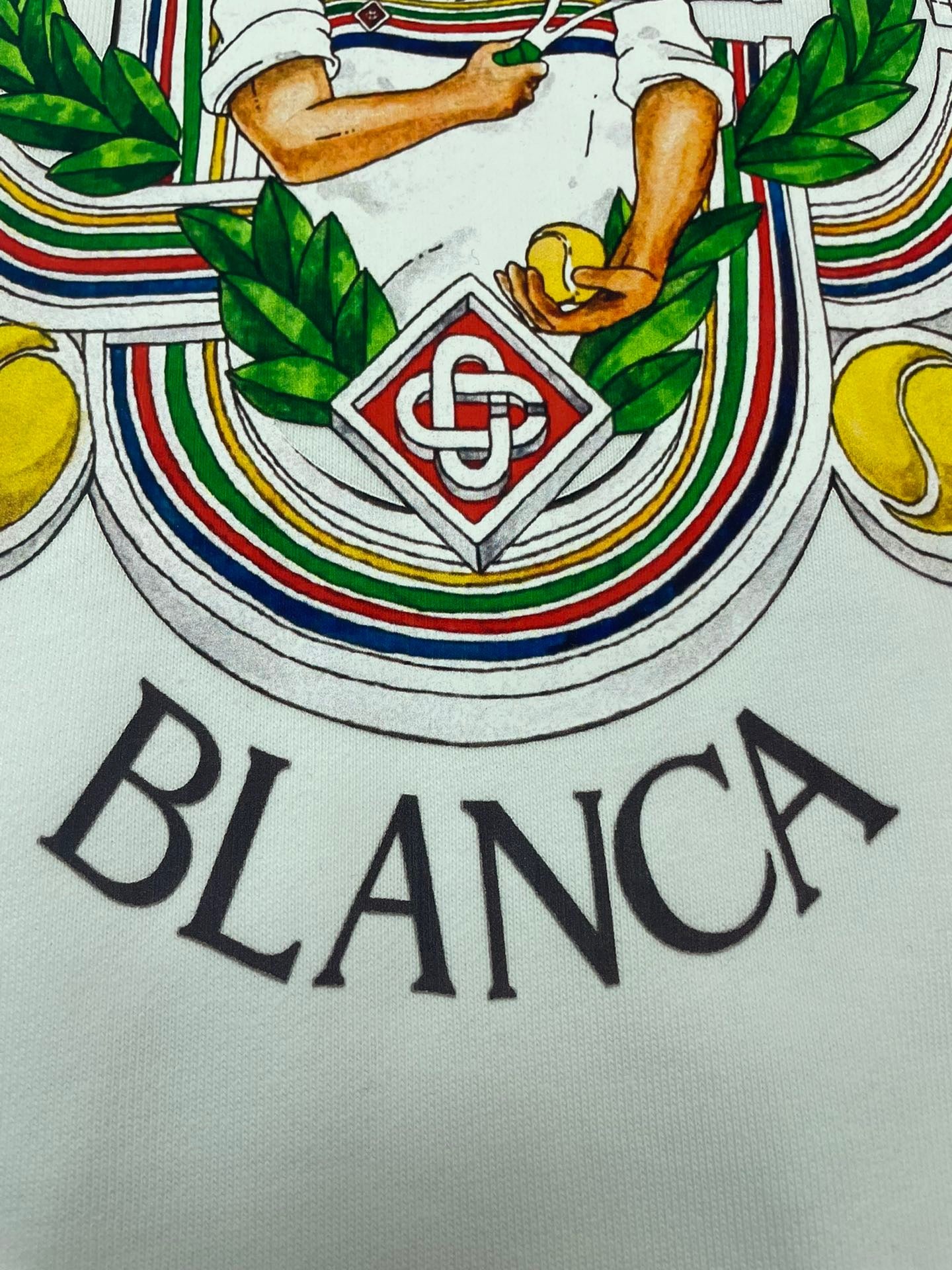 سويت شيرت أبيض وأسود