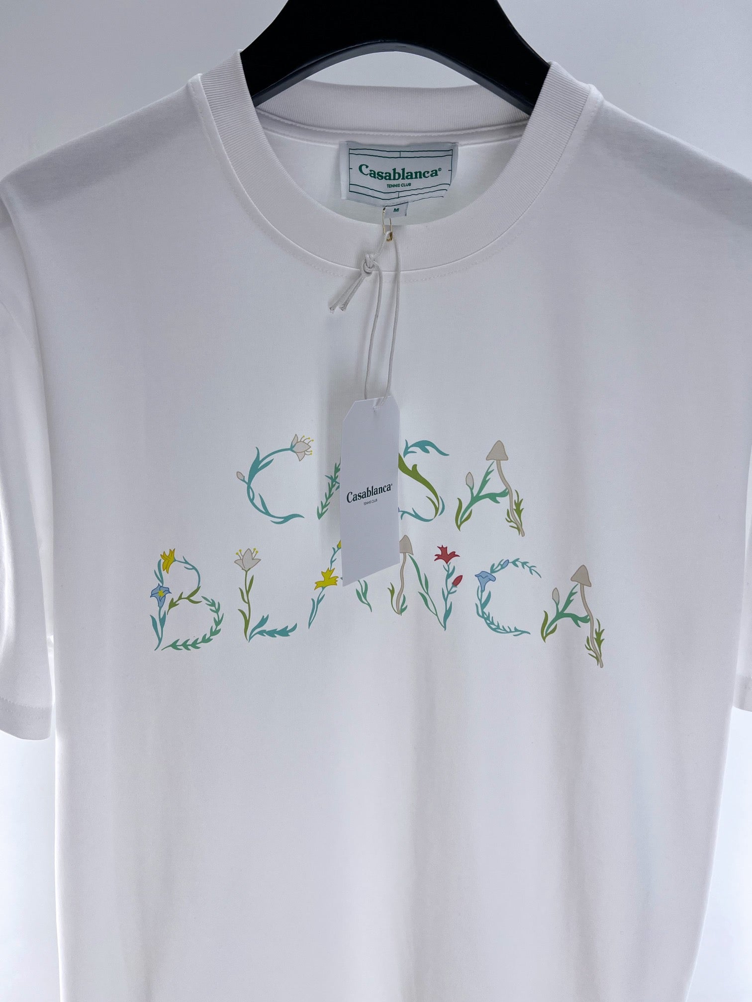 Schwarz-weißes T-Shirt