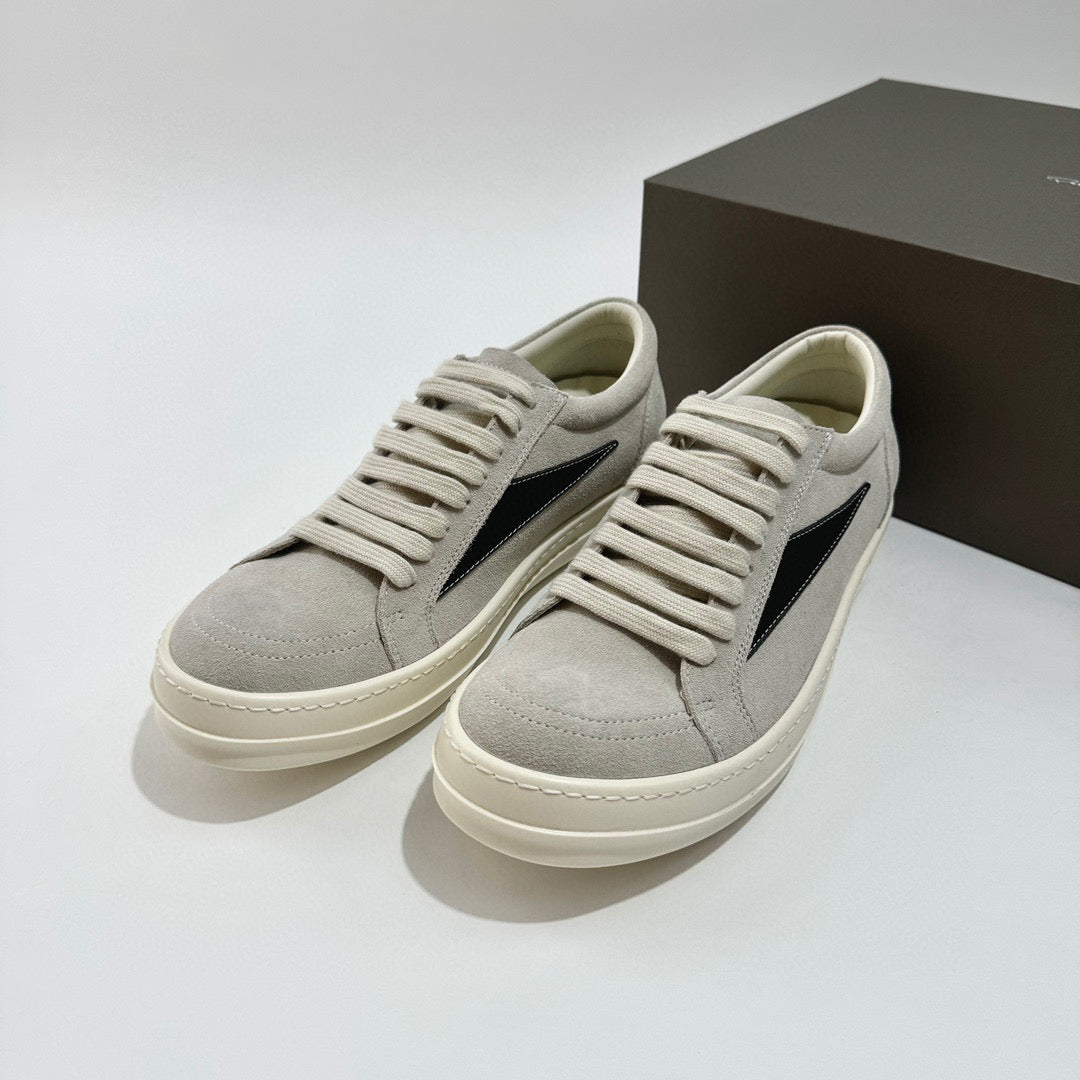 أحذية بنية ورمادية كريمية