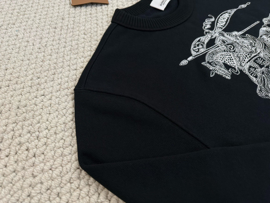 Schwarzes Sweatshirt