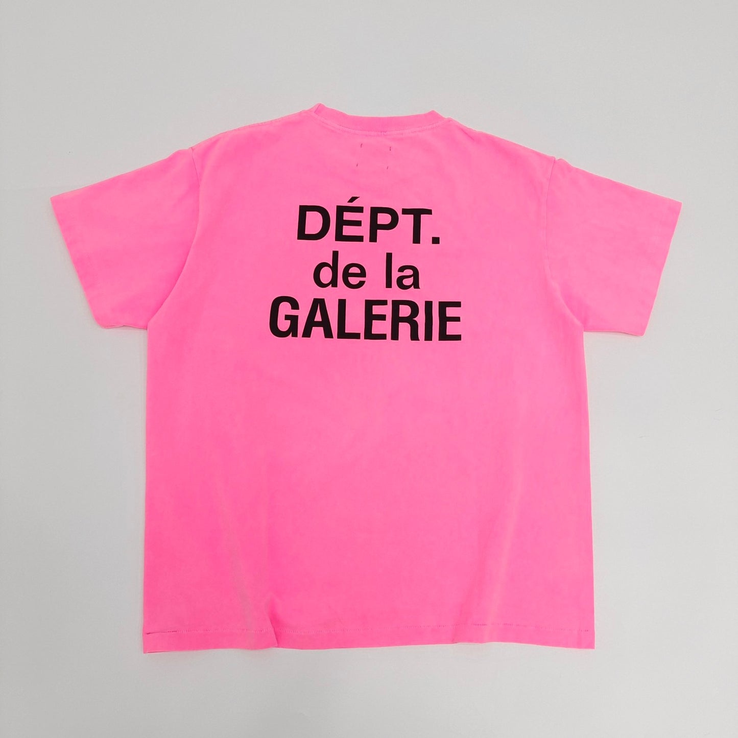 تي شيرت عضوي باللون الأصفر والوردي والأصفر