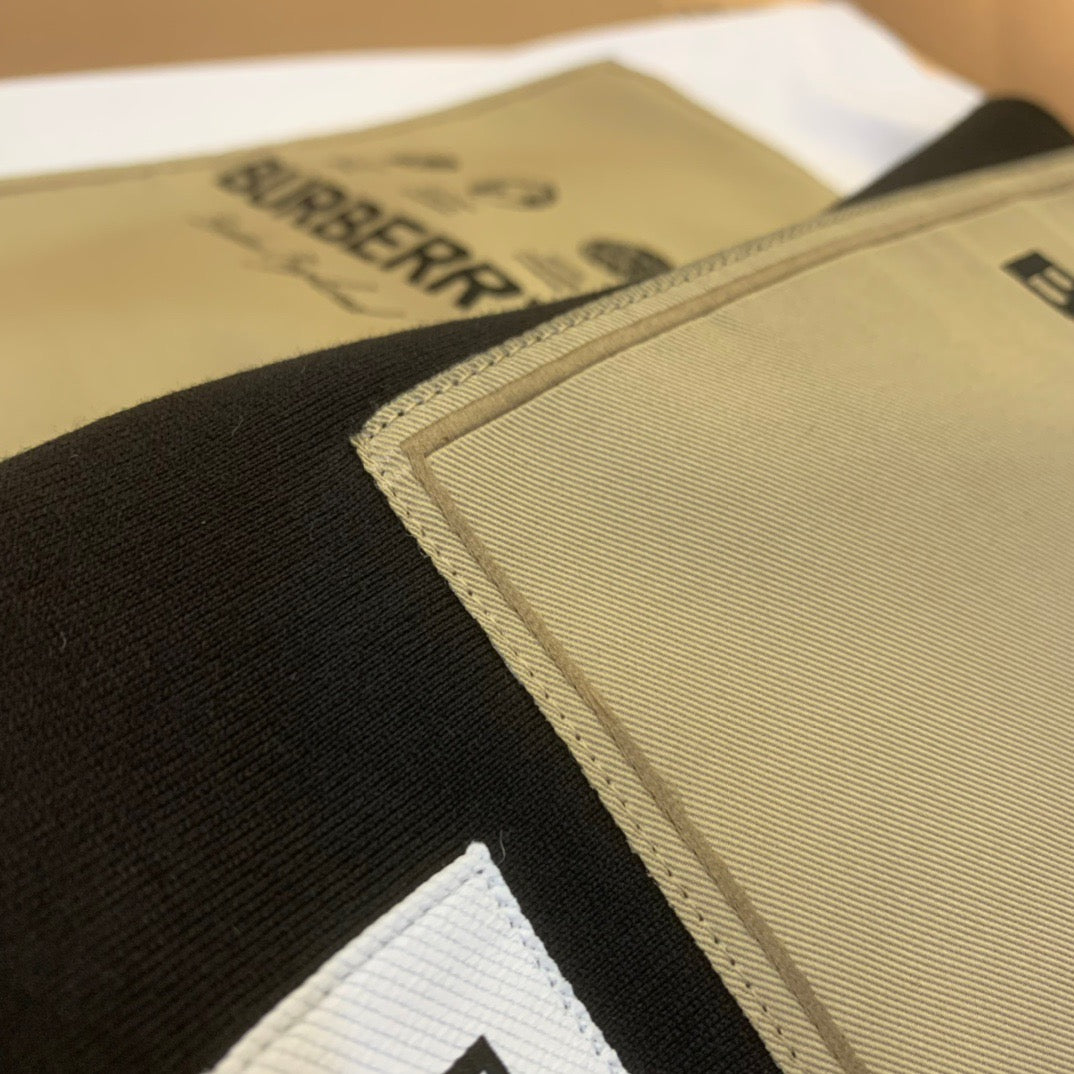 Khaki, Schwarz und Weiß T-Shirt