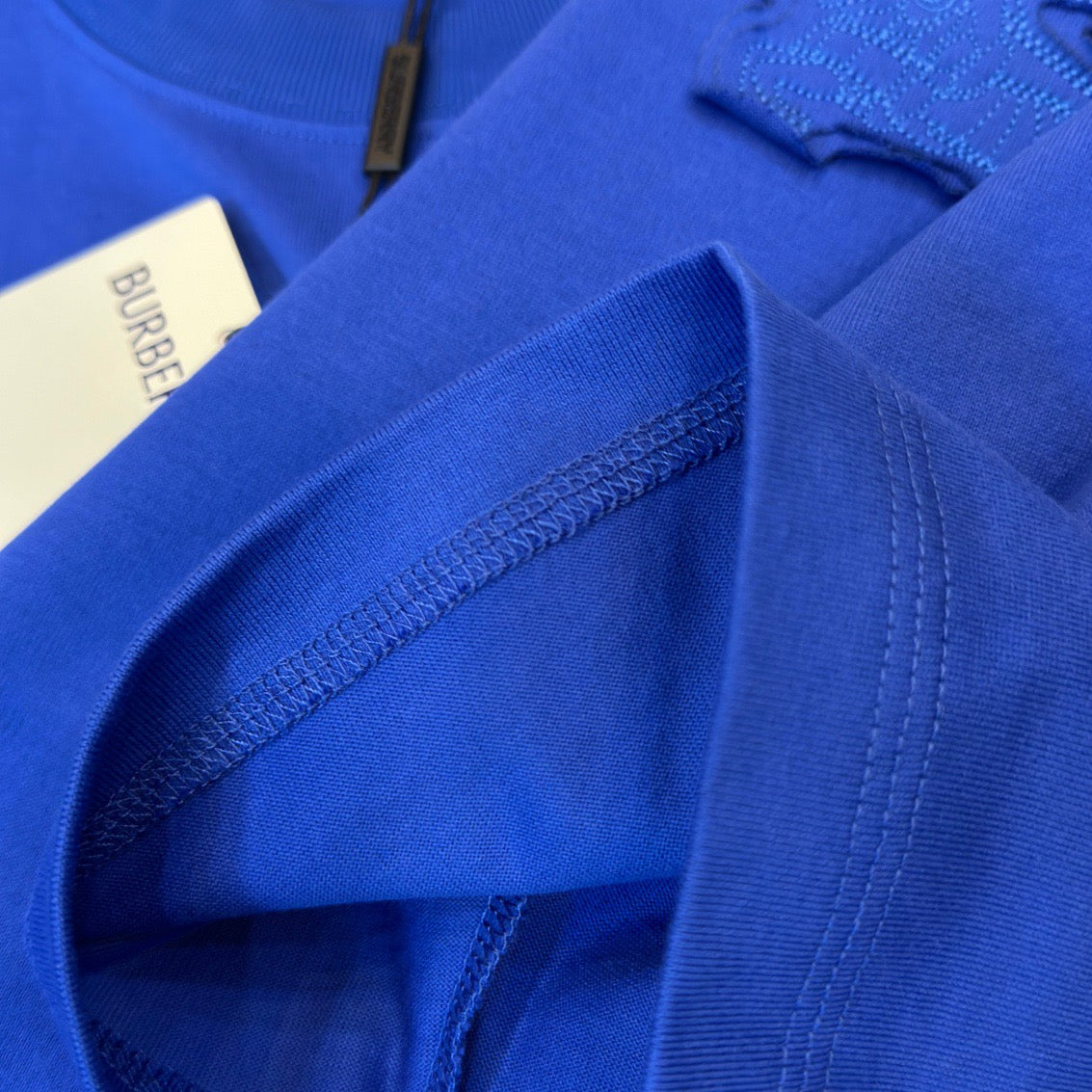 Mehrfarbiges T-Shirt