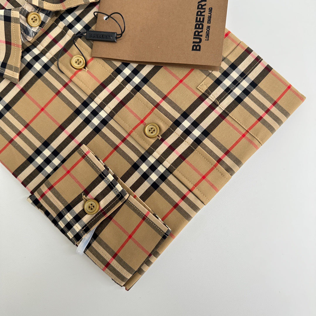 قميص متعدد الألوان