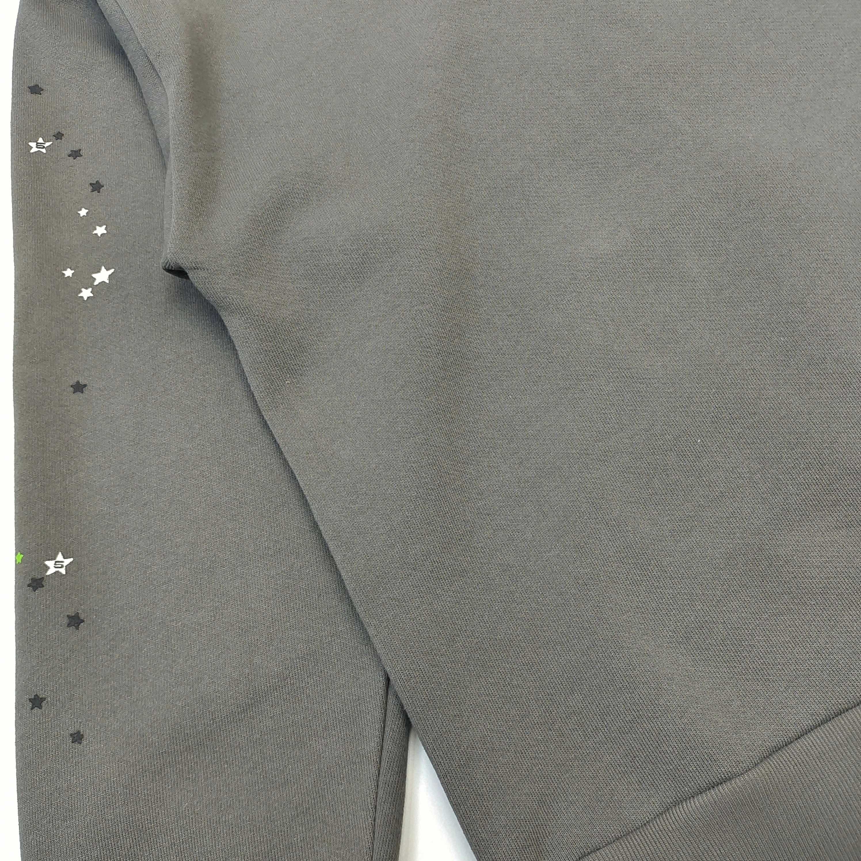 Grauer Hoodie