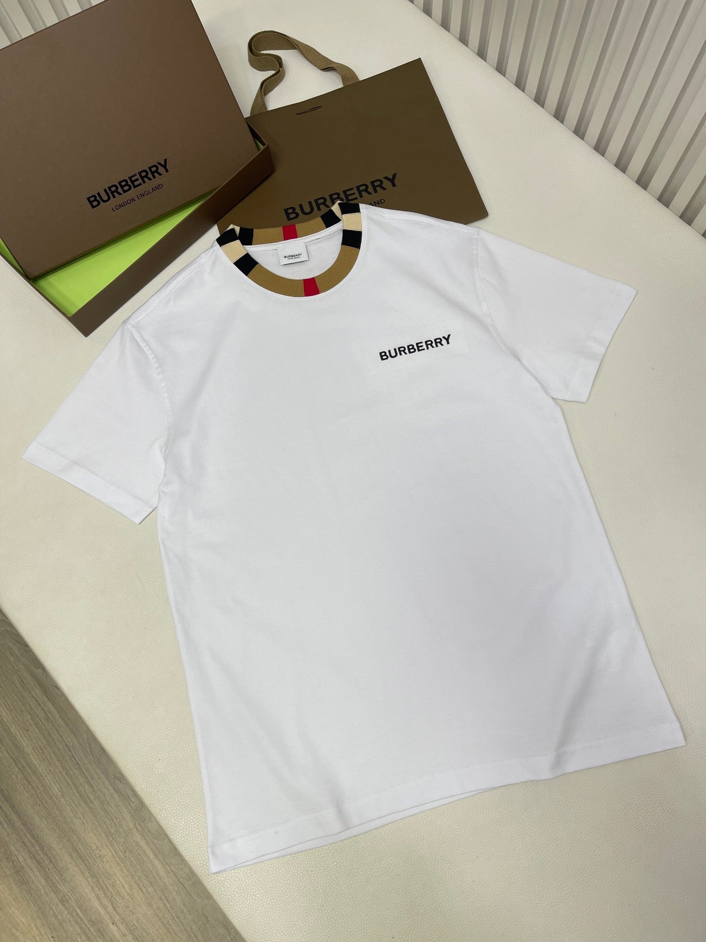 Black and White T-shirt - FashionHype.xyz