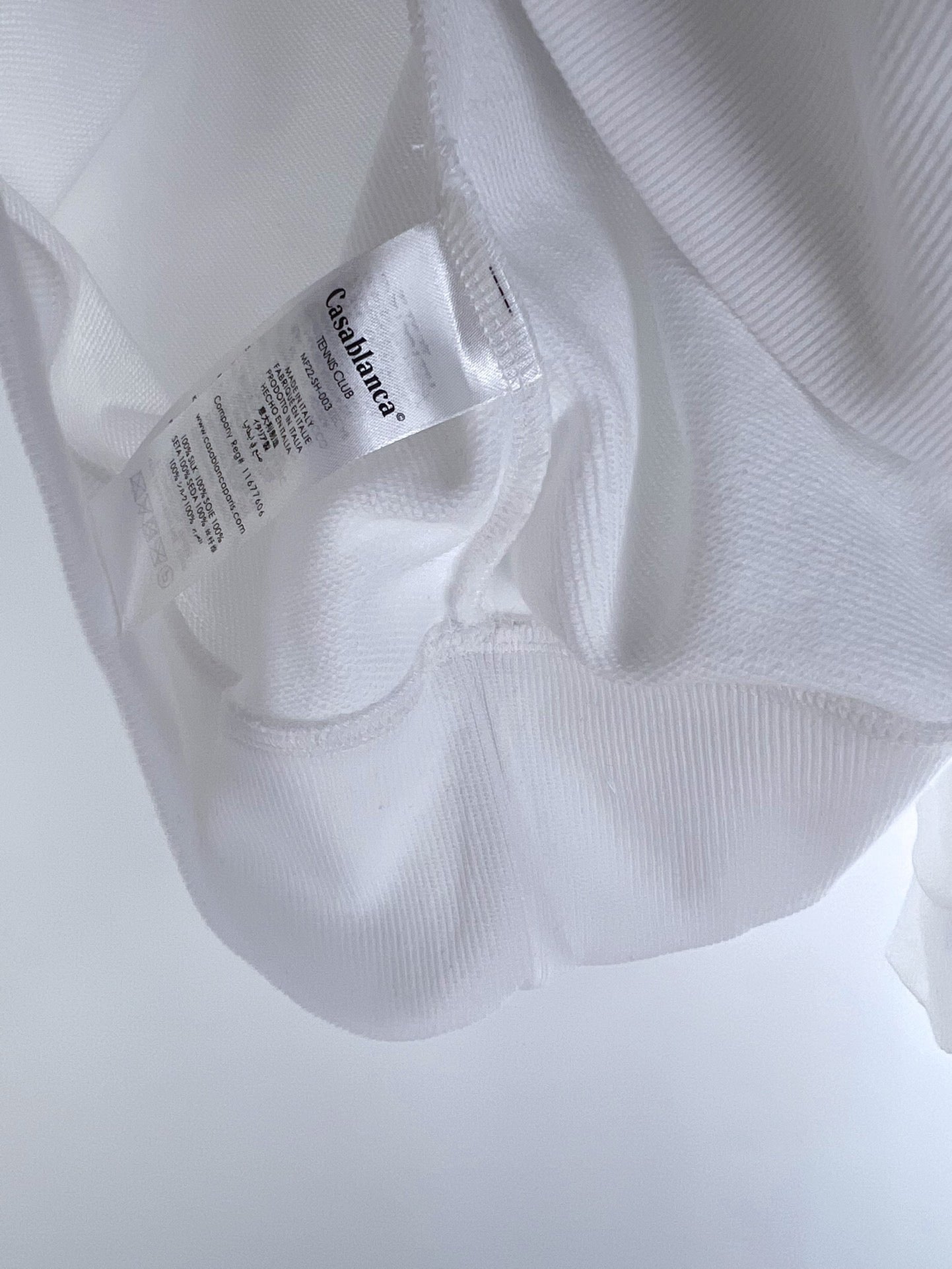 weißes und graues Sweatshirt
