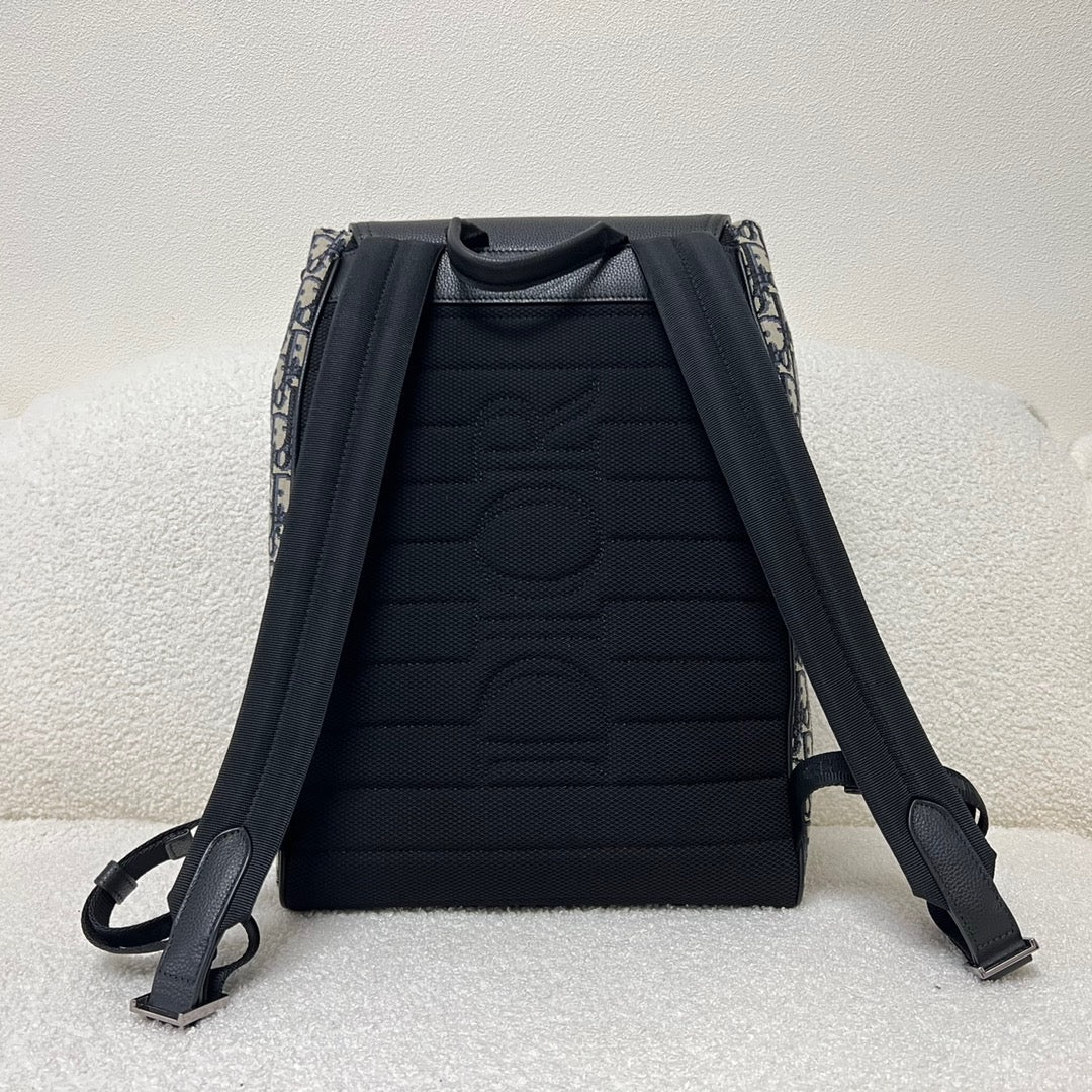 Schwarzgraue Tasche