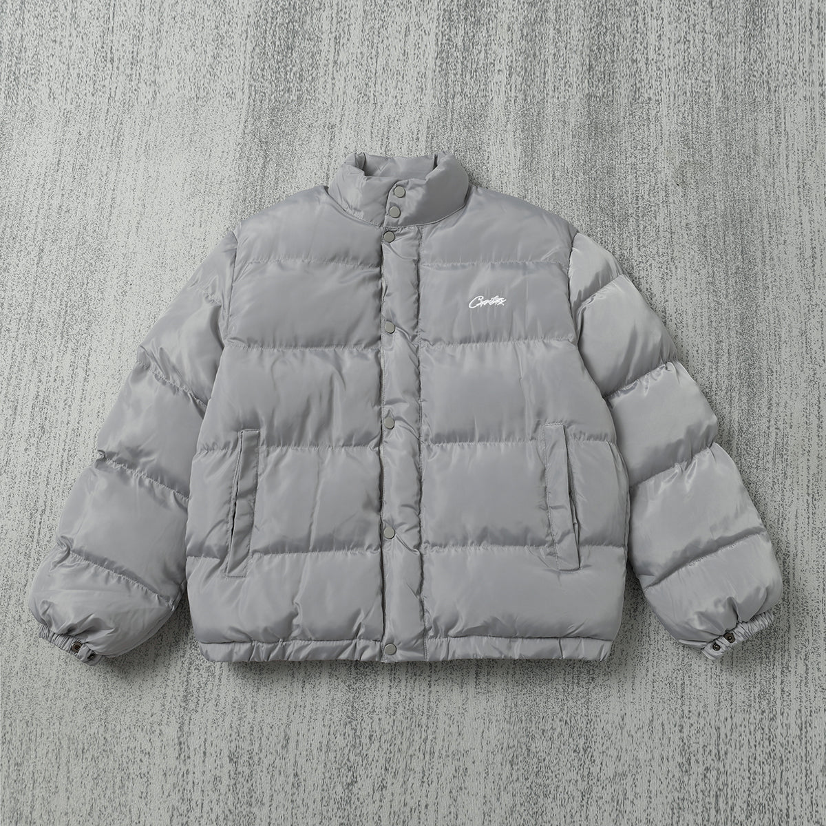 Schwarze und graue Jacke