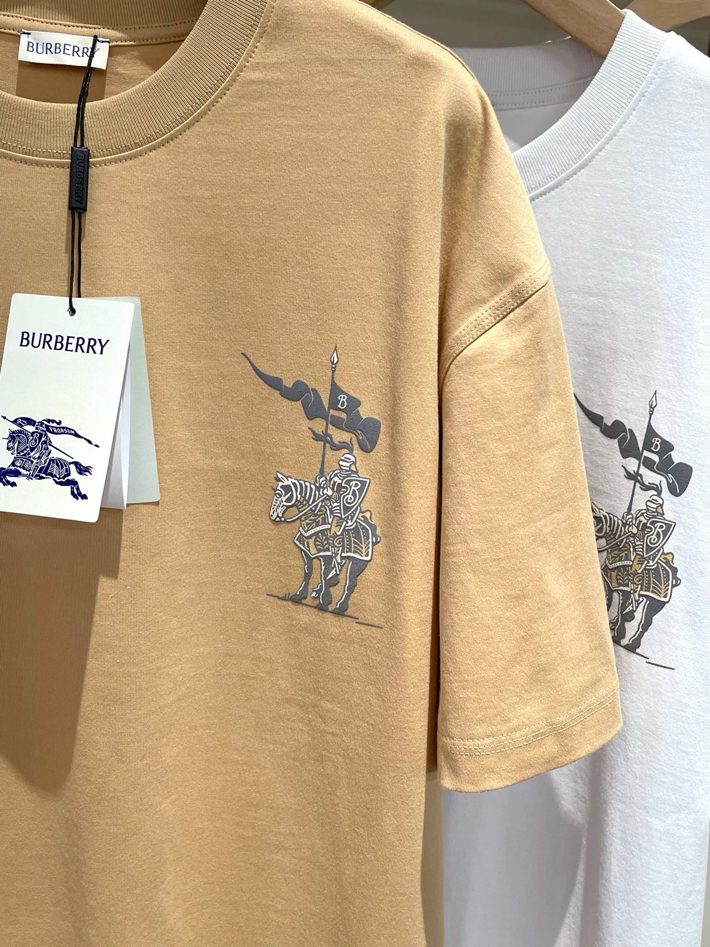 Mehrfarbiges T-Shirt