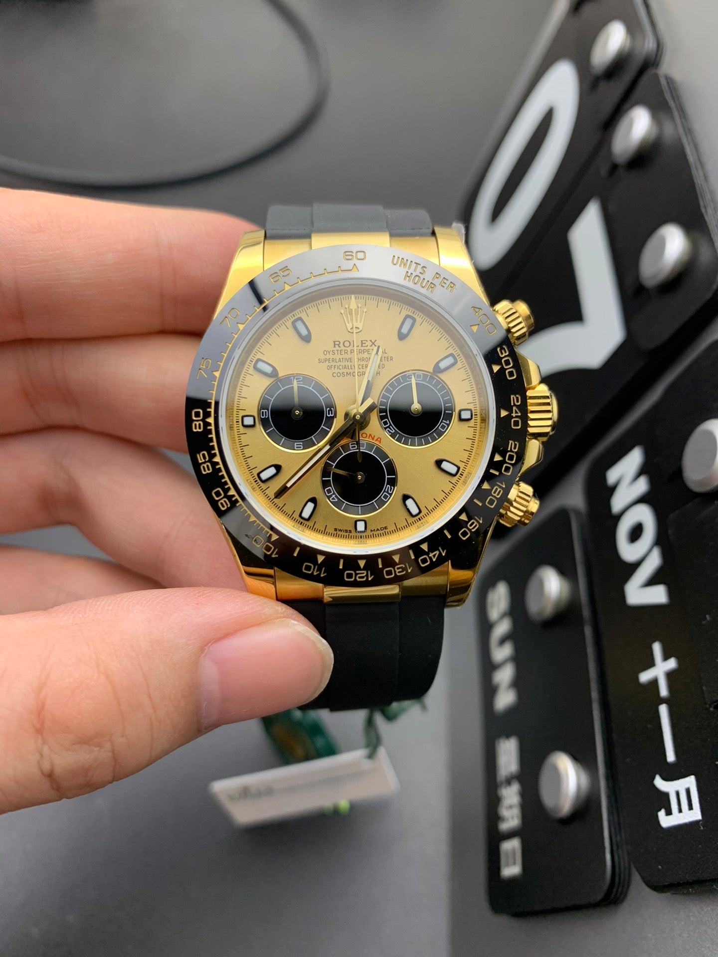 Uhr