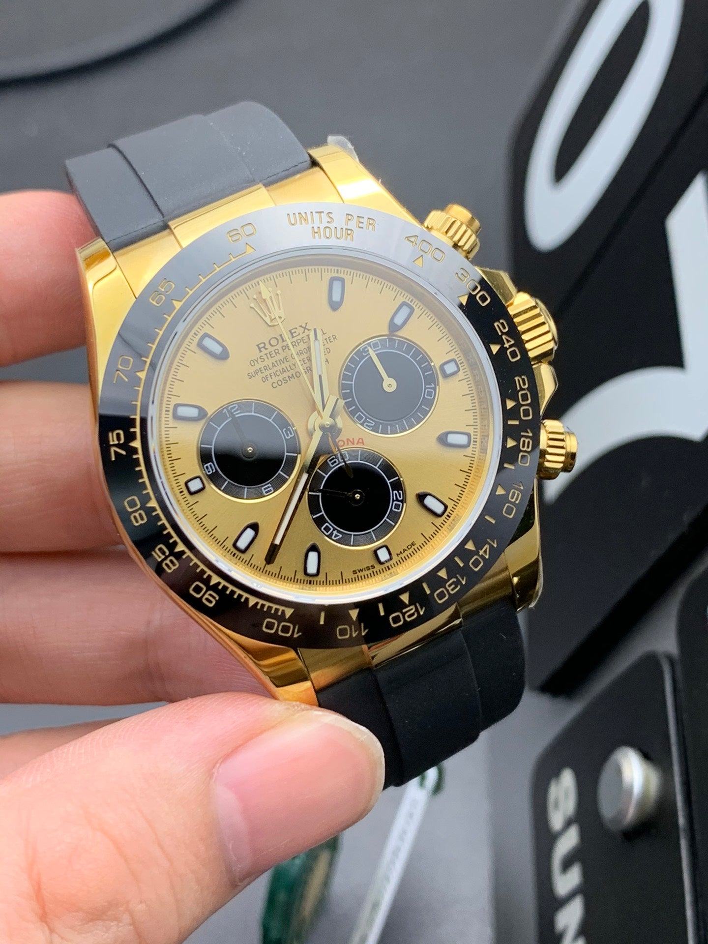 Uhr