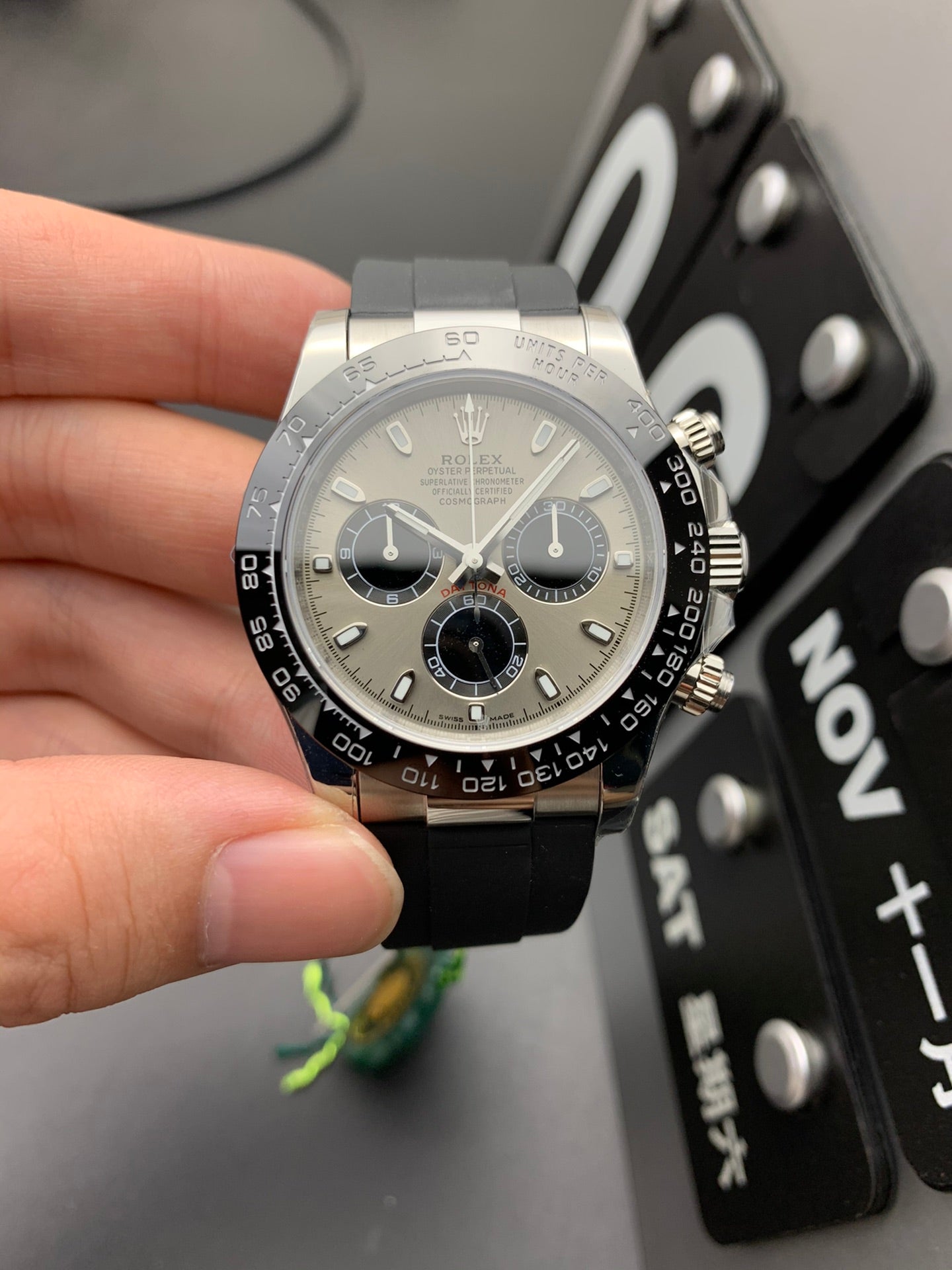 Uhr