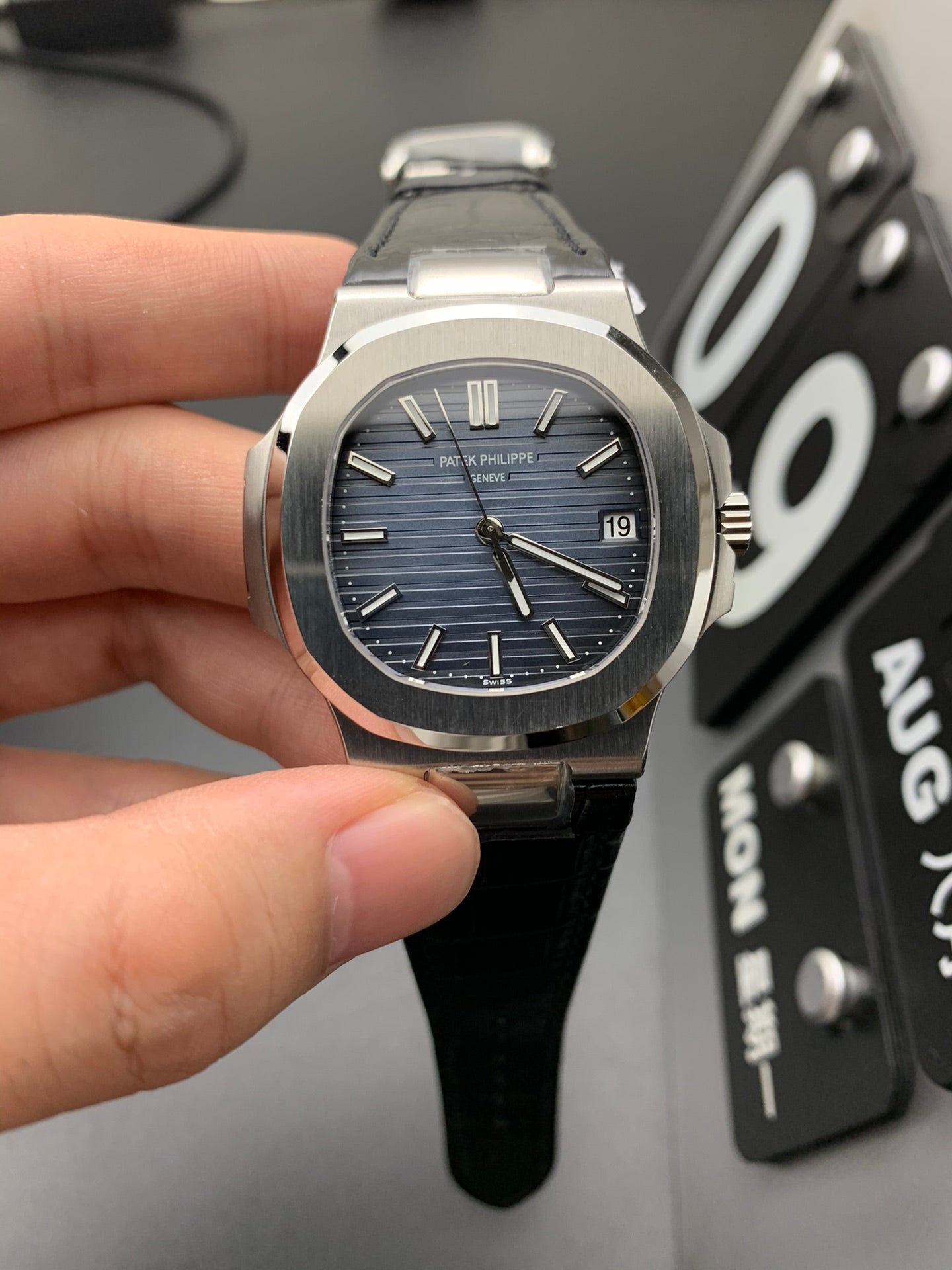 Uhr
