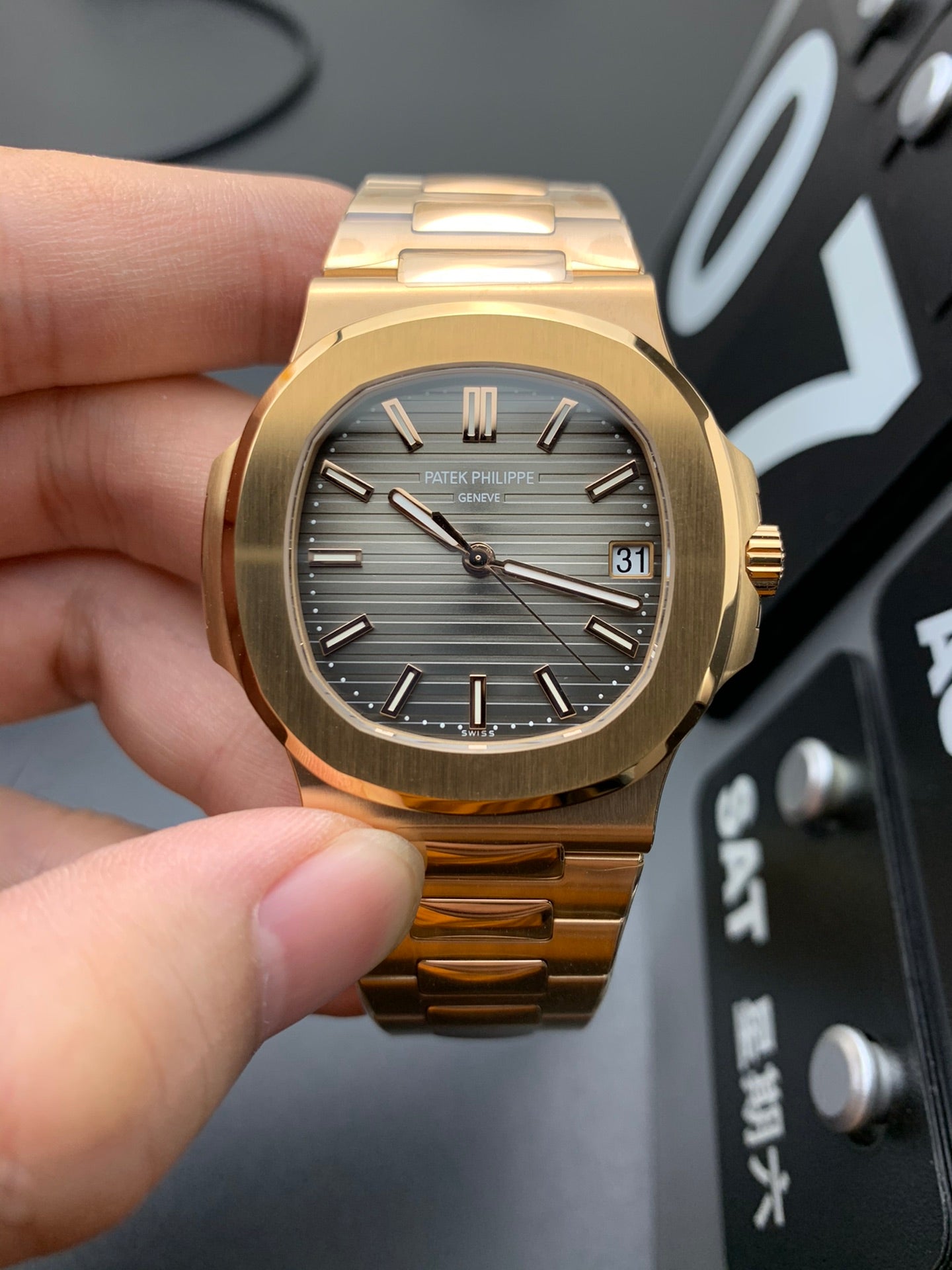Uhr