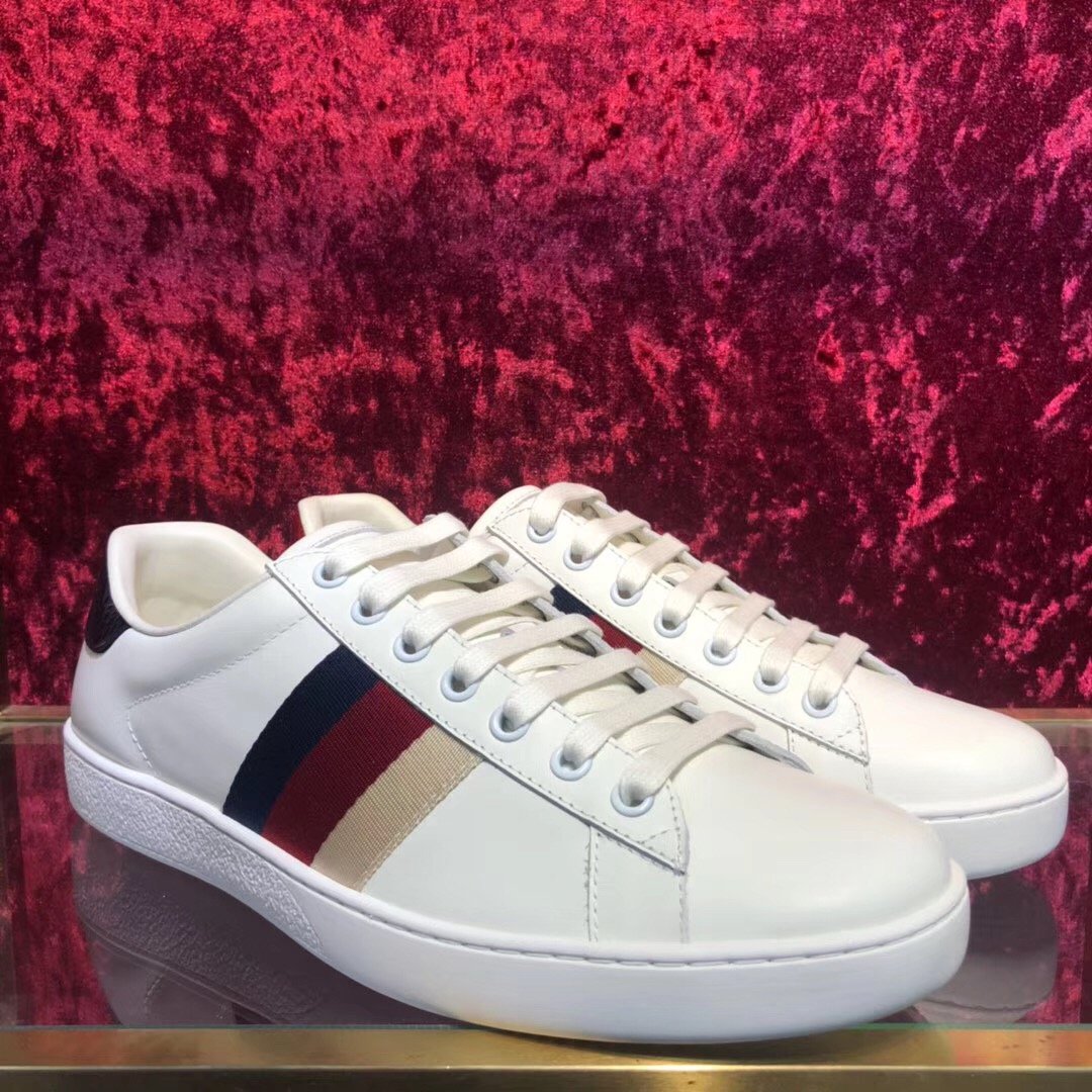 Zapatillas deportivas blancas con barras de colores - FashionHype.xyz