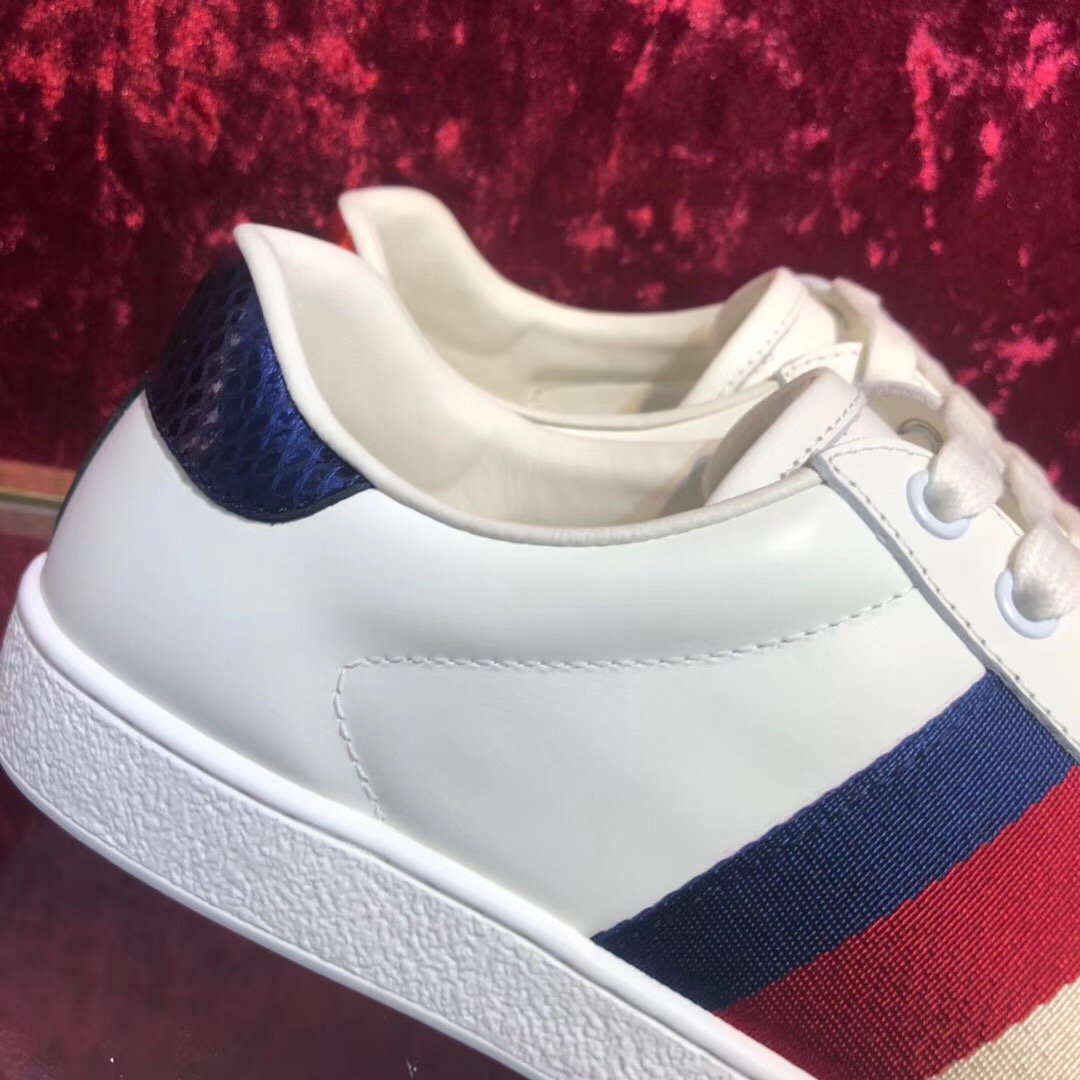 Zapatillas deportivas blancas con barras de colores - FashionHype.xyz