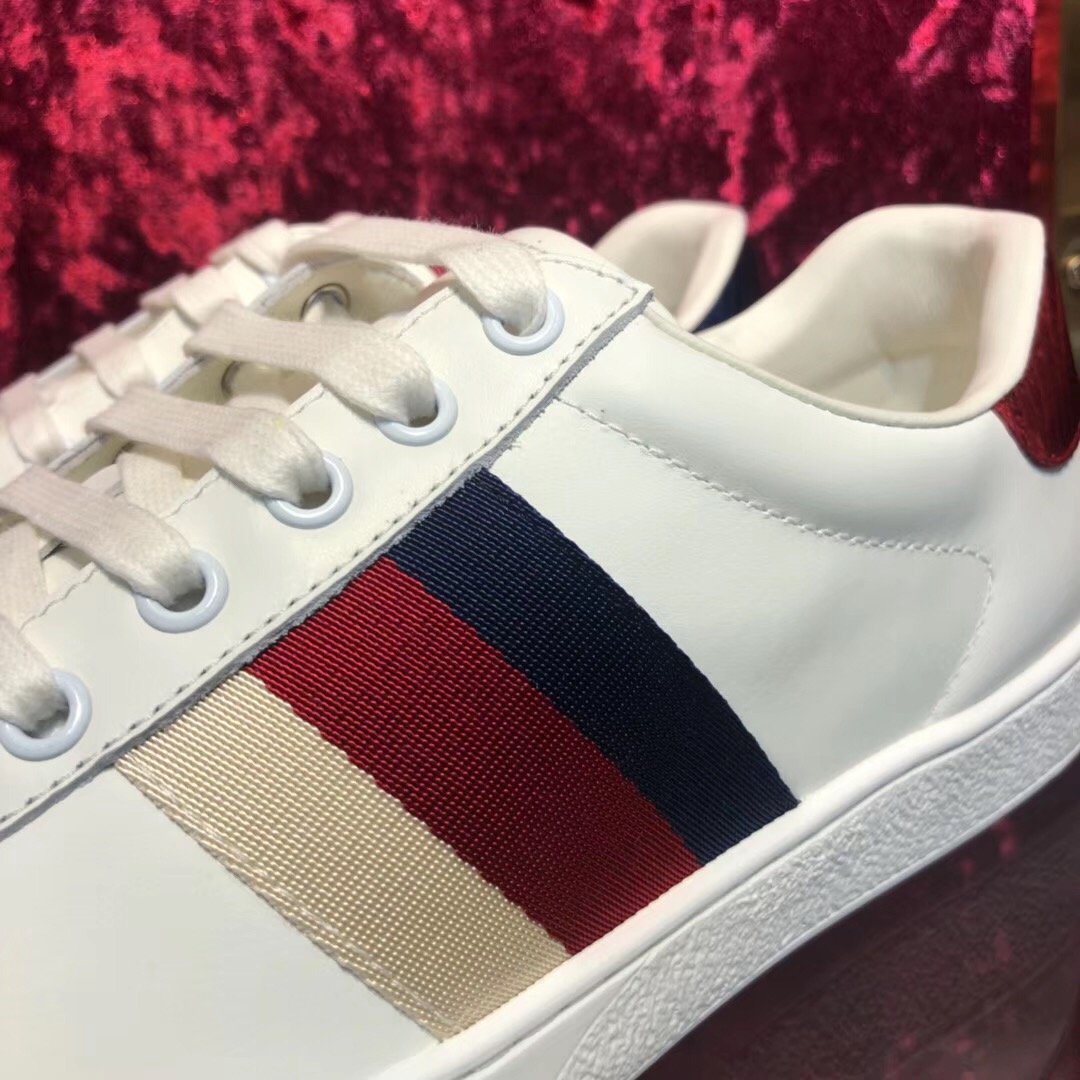Zapatillas deportivas blancas con barras de colores - FashionHype.xyz