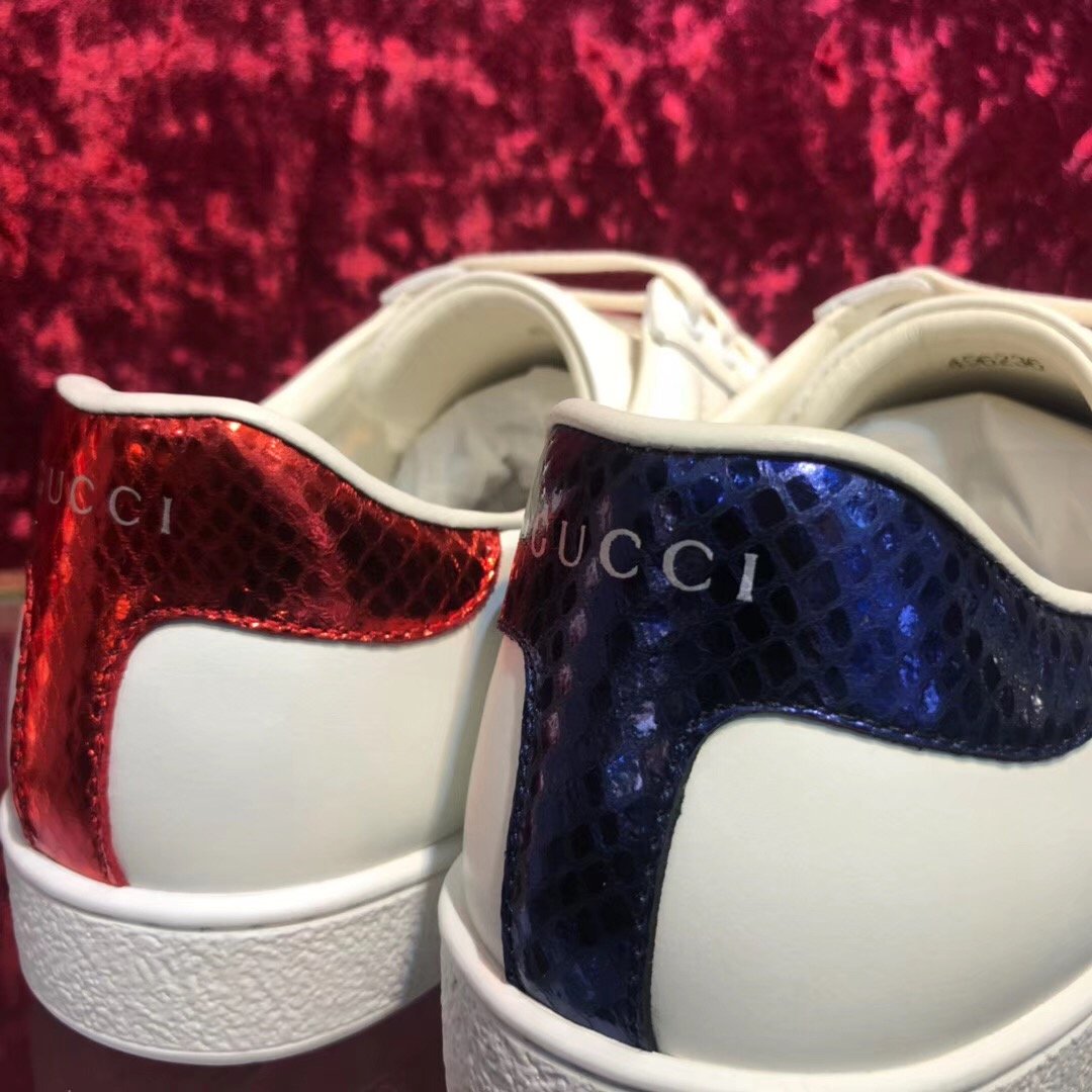Zapatillas deportivas blancas con barras de colores - FashionHype.xyz