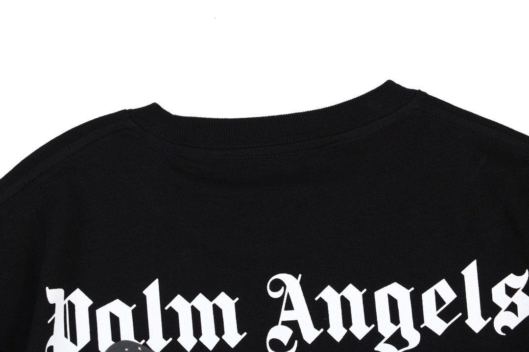 تي شيرت بأكمام قصيرة