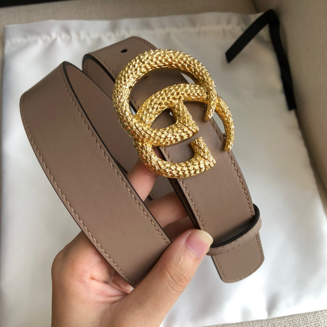 Off-White und Braune Gürtel