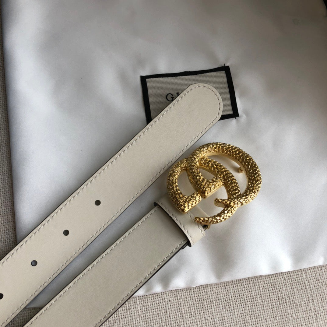 Off-White und Braune Gürtel
